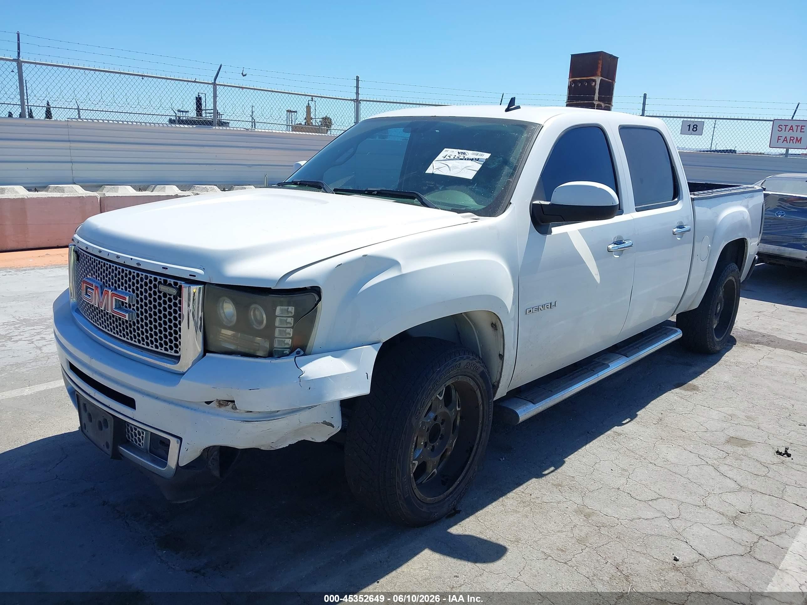 2012 Gmc Sierra 1500 Denali White vin: 3GTP1XE29CG193621