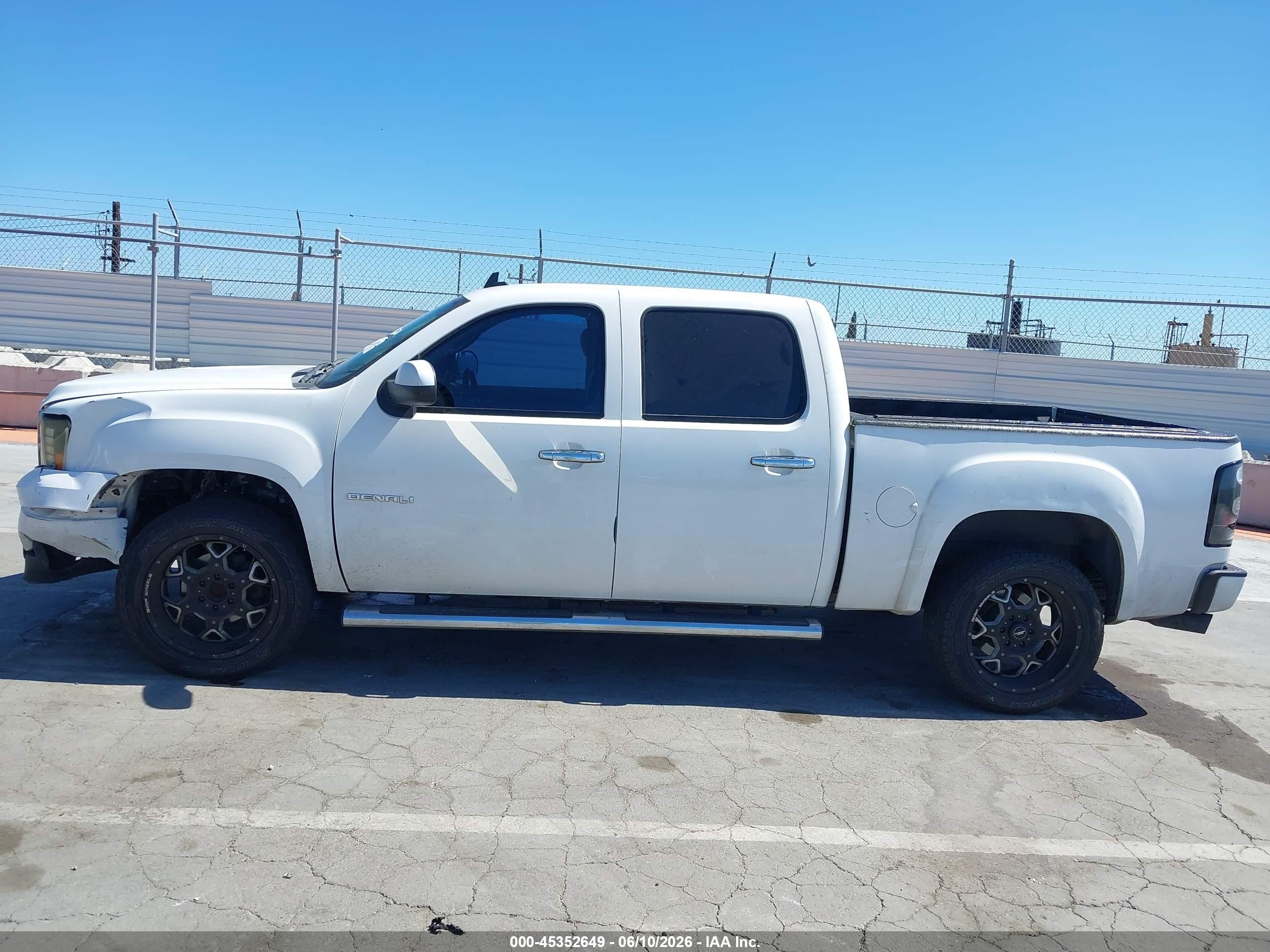 2012 Gmc Sierra 1500 Denali White vin: 3GTP1XE29CG193621