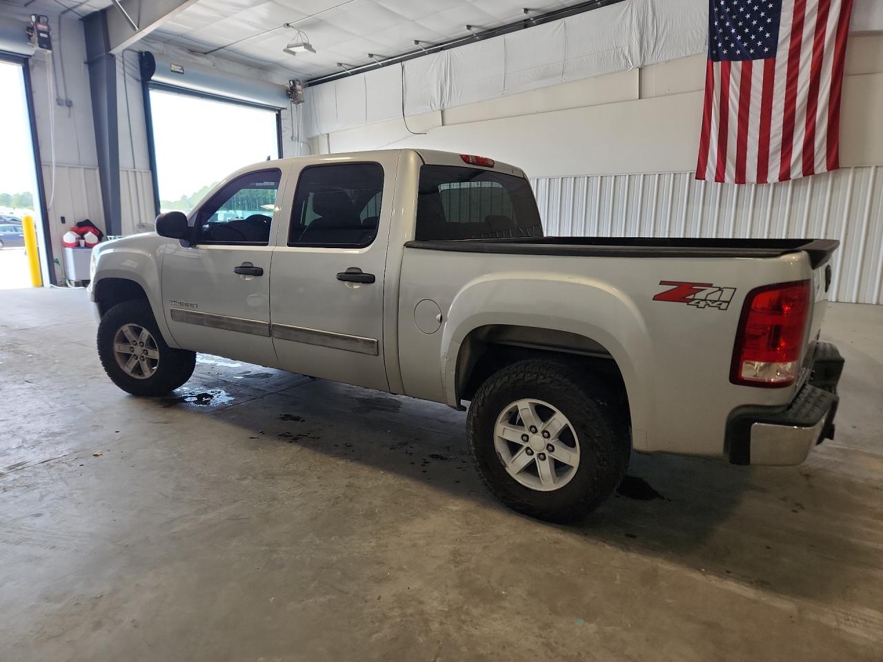 2011 Gmc Sierra K1500 Sle Silver vin: 3GTP2VE37BG269698 Damage: Left Bed Side, Multiple Dents/Paint Damage, 4