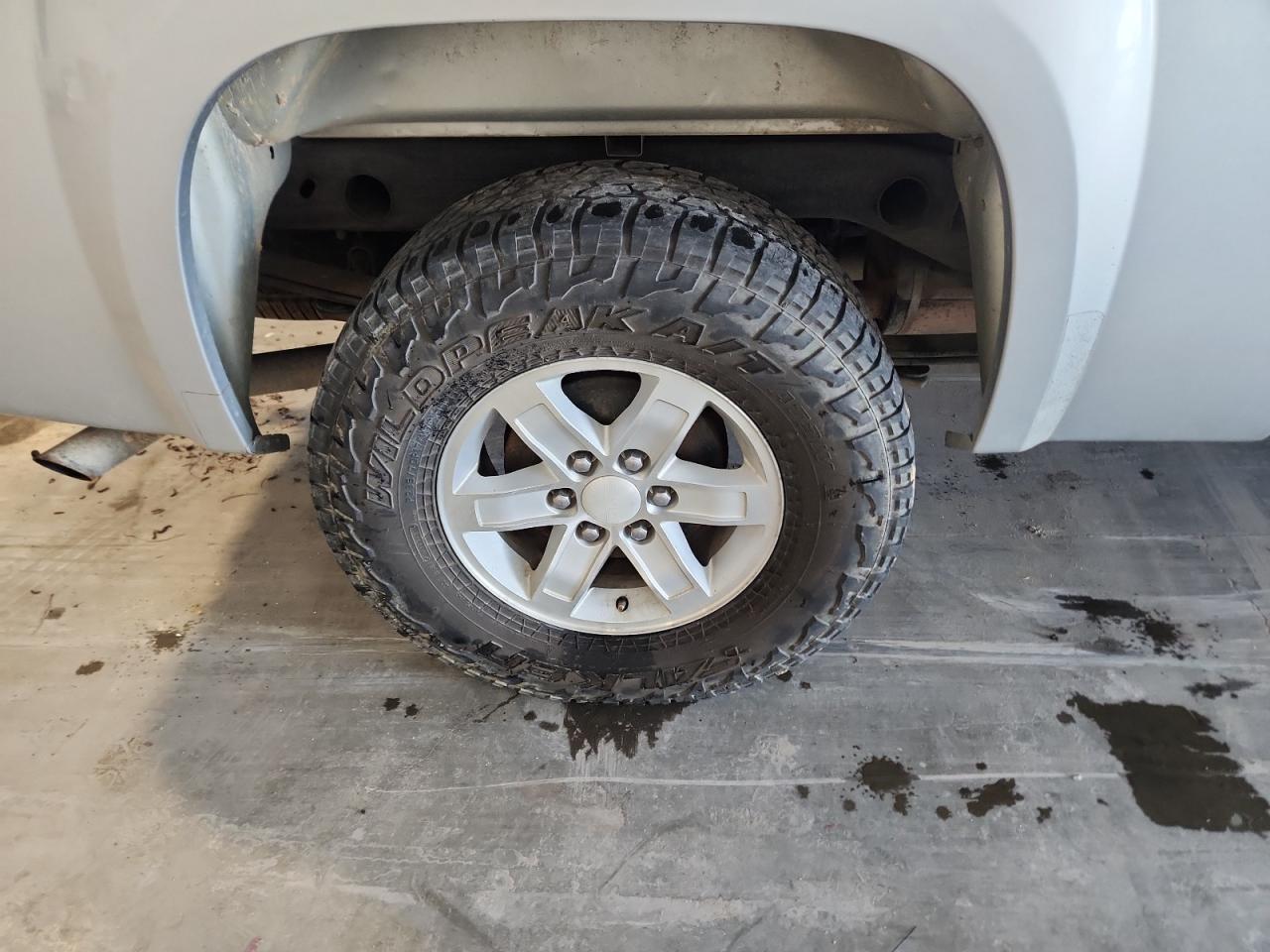 2011 Gmc Sierra K1500 Sle Silver vin: 3GTP2VE37BG269698 Damage: Right Rear Tire, Worn, Replacement Required