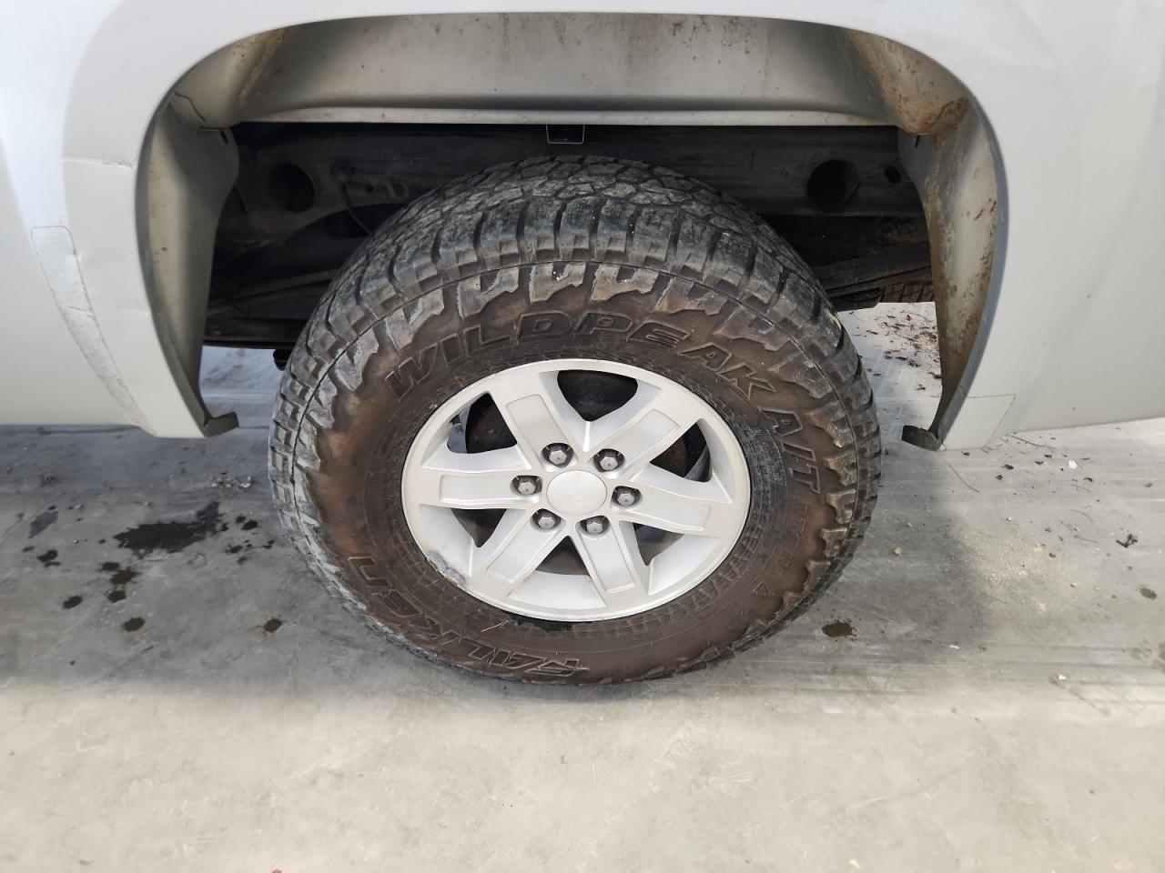 2011 Gmc Sierra K1500 Sle Silver vin: 3GTP2VE37BG269698 Damage: Left Rear Tire, Worn, Replacement Required