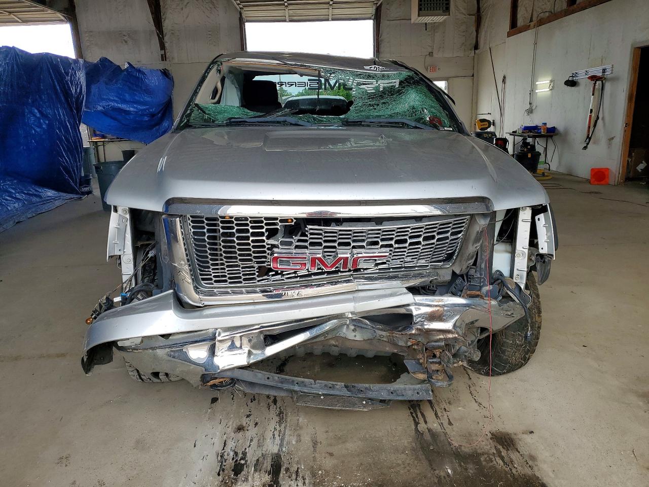 2011 Gmc Sierra Silver vin: 3GTP2VE37BG382504