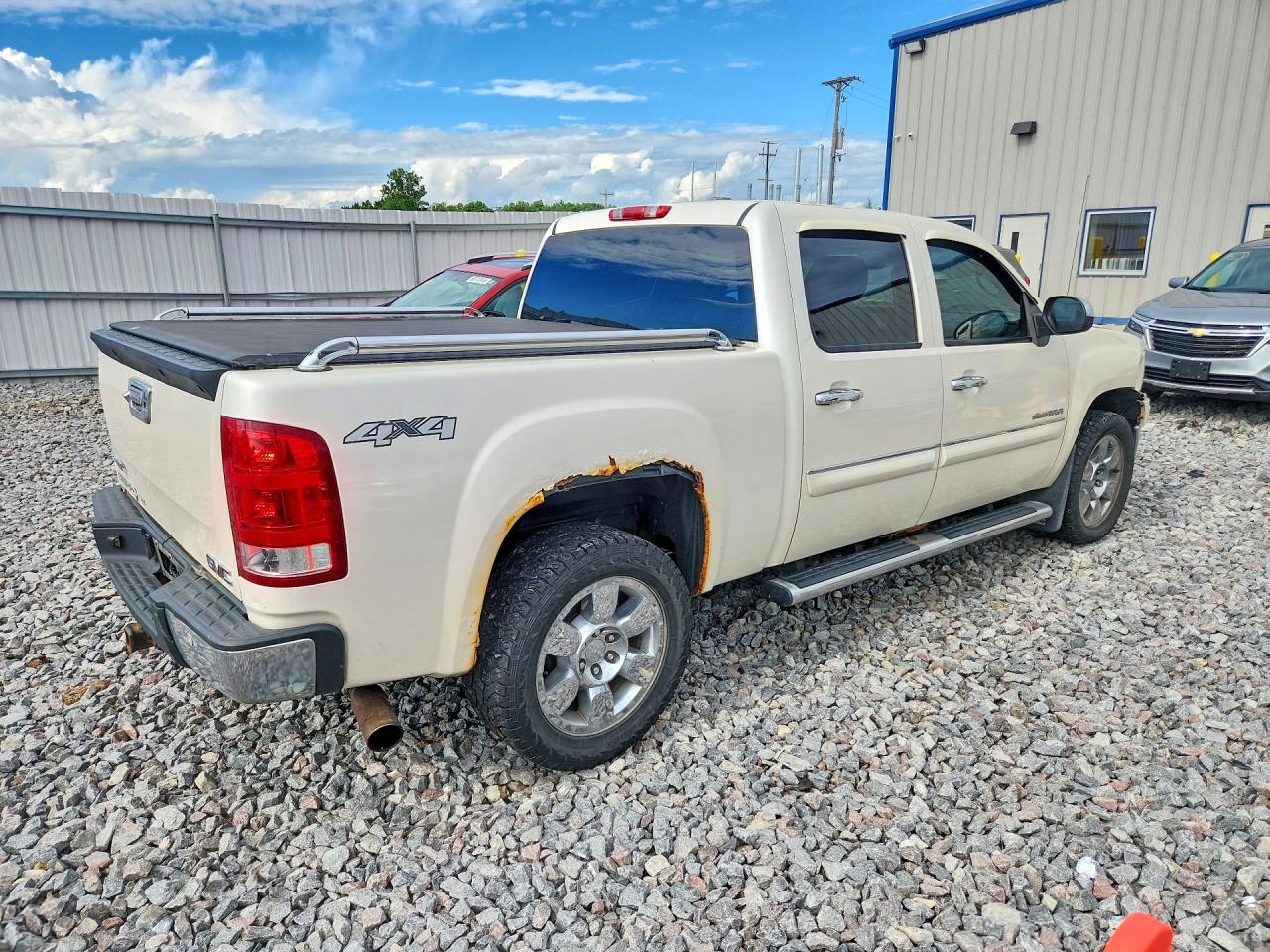 2011 Gmc Sierra K1500 Sle White vin: 3GTP2VE3XBG325388