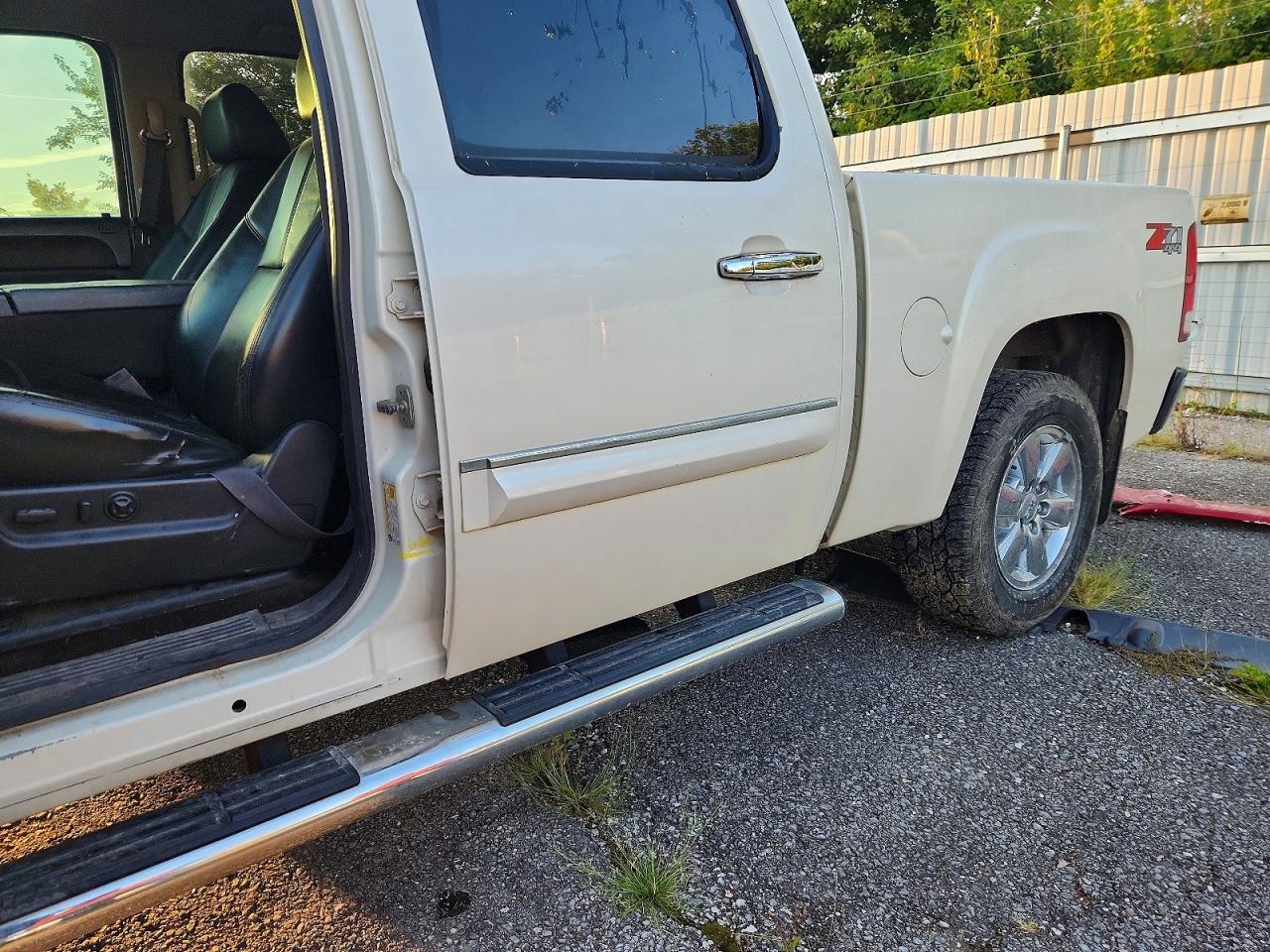 2013 Gmc Sierra K1500 Sle Cream vin: 3GTP2VE70DG291709