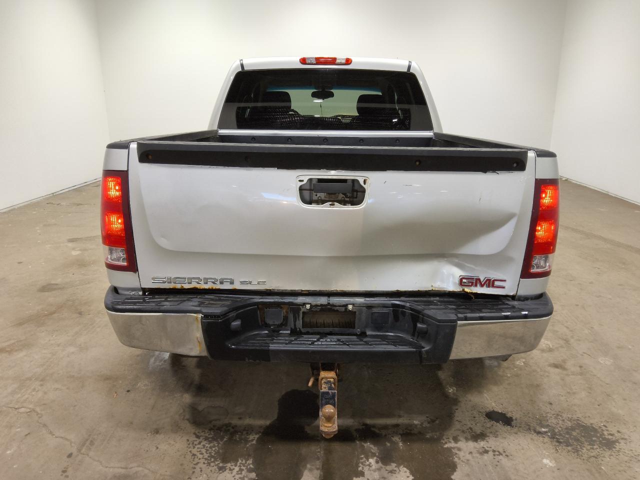 2012 Gmc Sierra K1500 Sle Silver vin: 3GTP2VE71CG209100 Damage: Tailgate, Broken, Replacement Required
