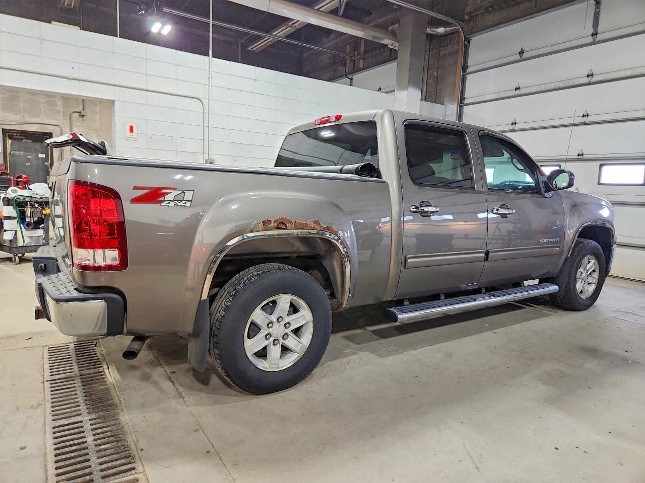 2013 Gmc Sierra K1500 Sle Brown vin: 3GTP2VE71DG343865