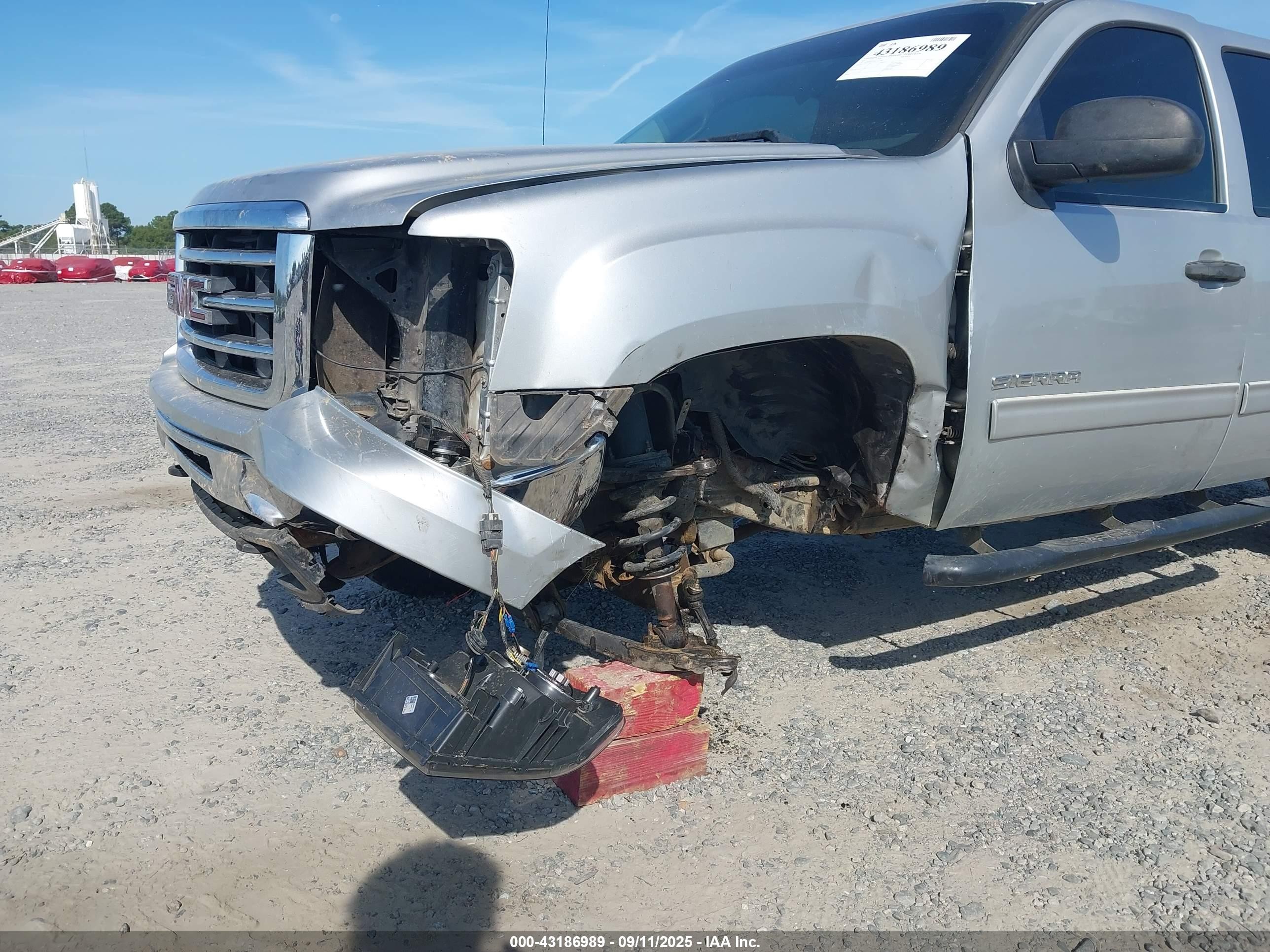 2013 Gmc Sierra 1500 Sle Silver vin: 3GTP2VE74DG323268