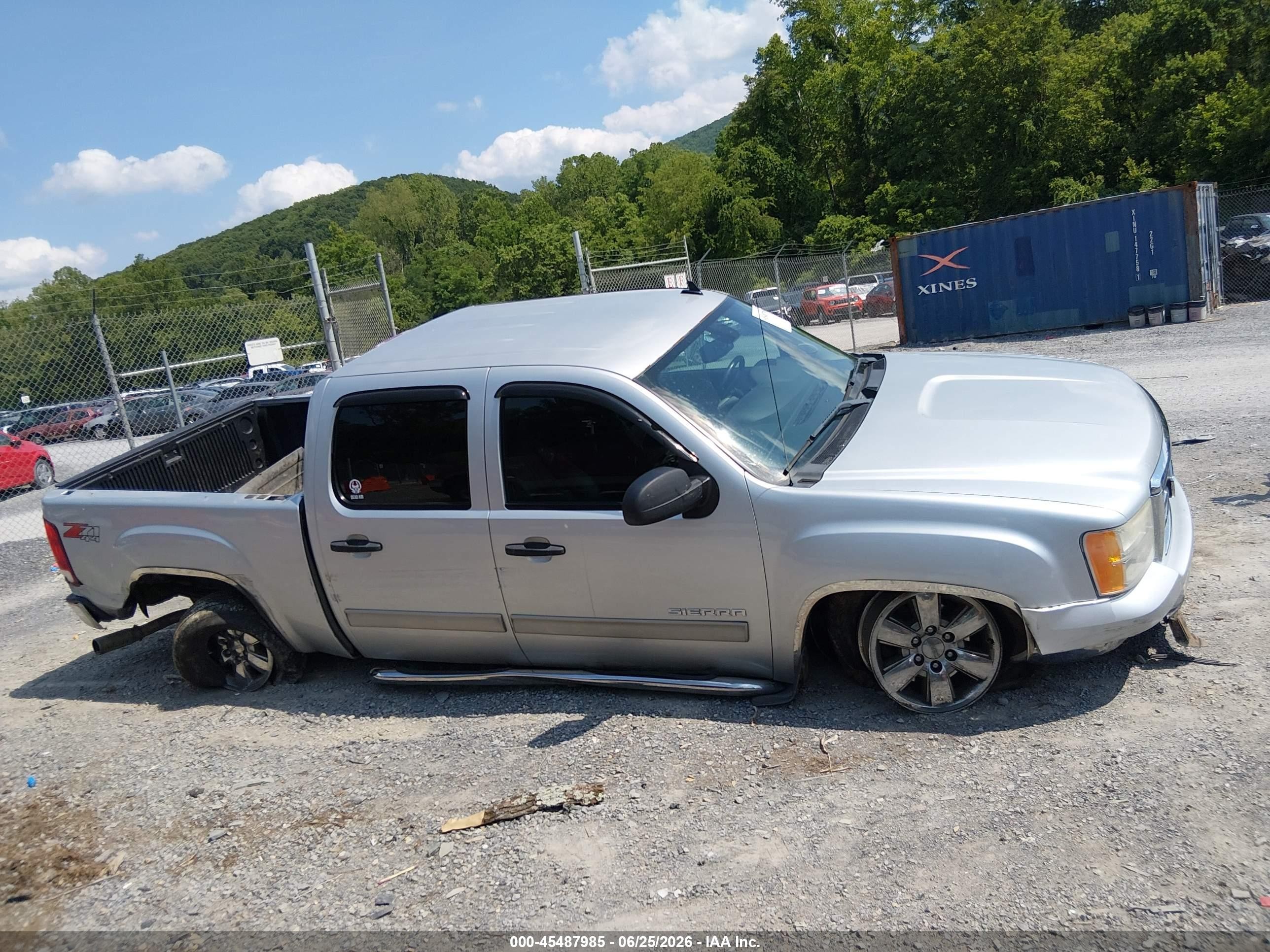 2013 Gmc Sierra 1500 Sle Silver vin: 3GTP2VE75DG380563