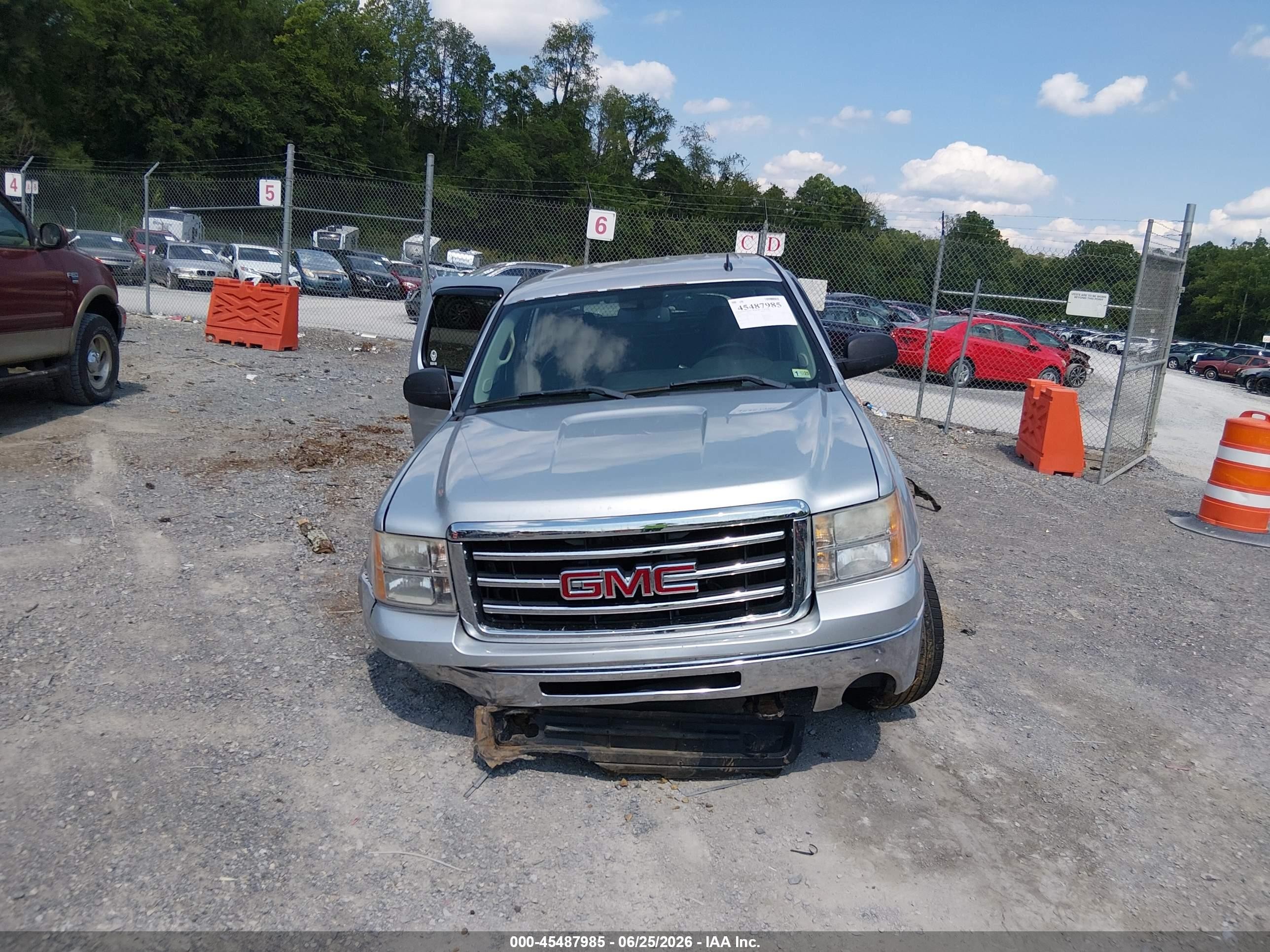 2013 Gmc Sierra 1500 Sle Silver vin: 3GTP2VE75DG380563