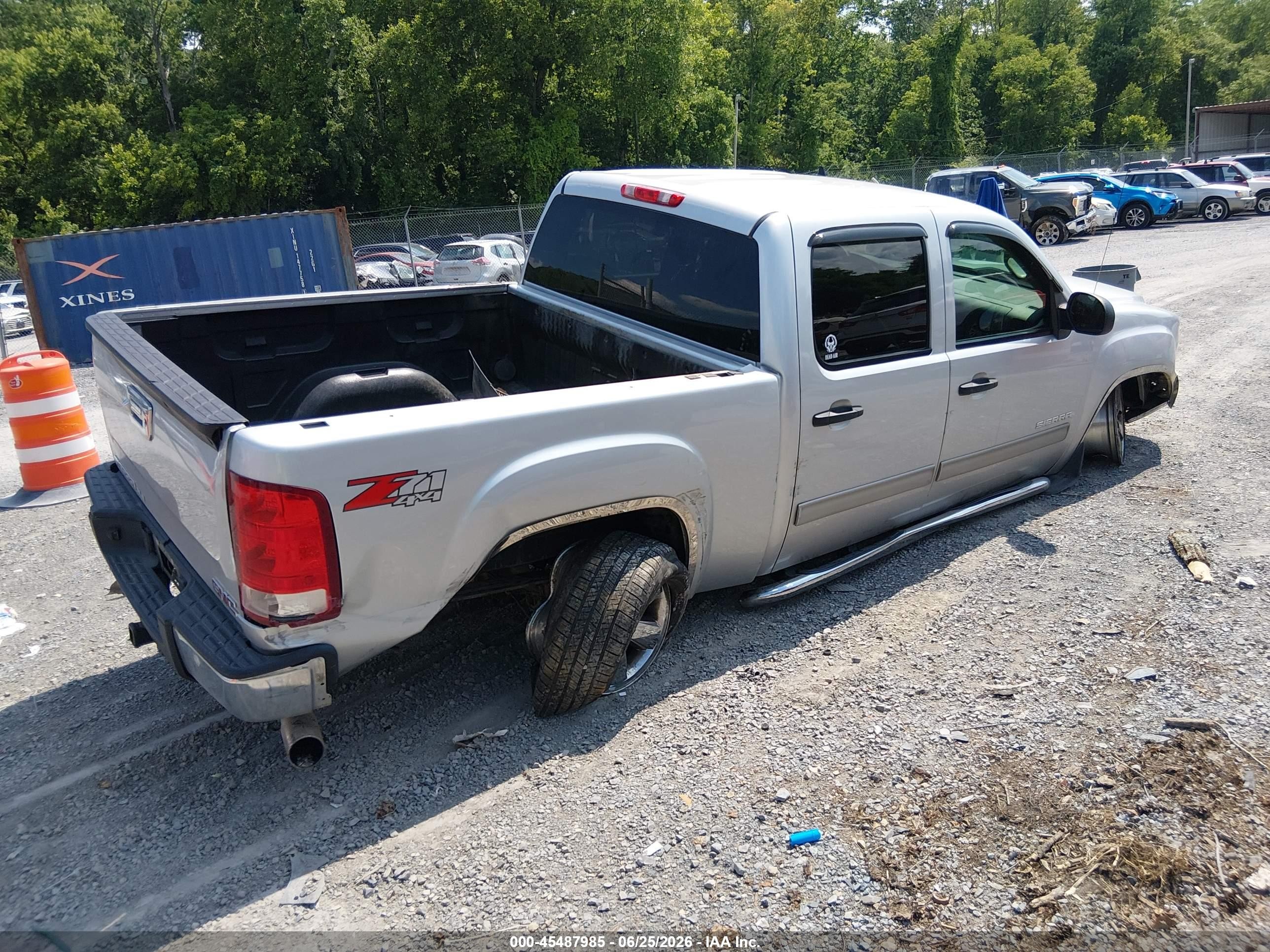 2013 Gmc Sierra 1500 Sle Silver vin: 3GTP2VE75DG380563
