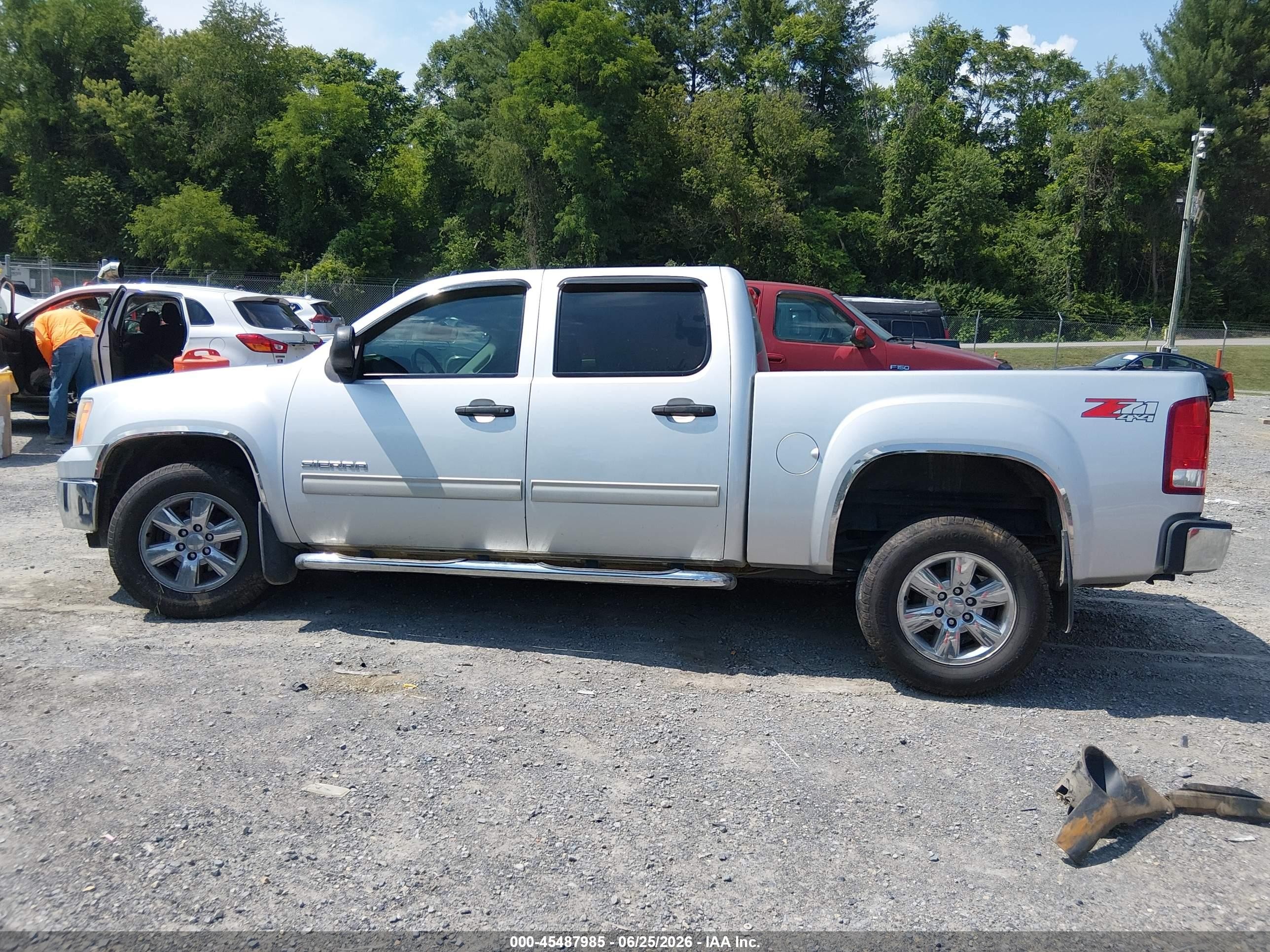 2013 Gmc Sierra 1500 Sle Silver vin: 3GTP2VE75DG380563