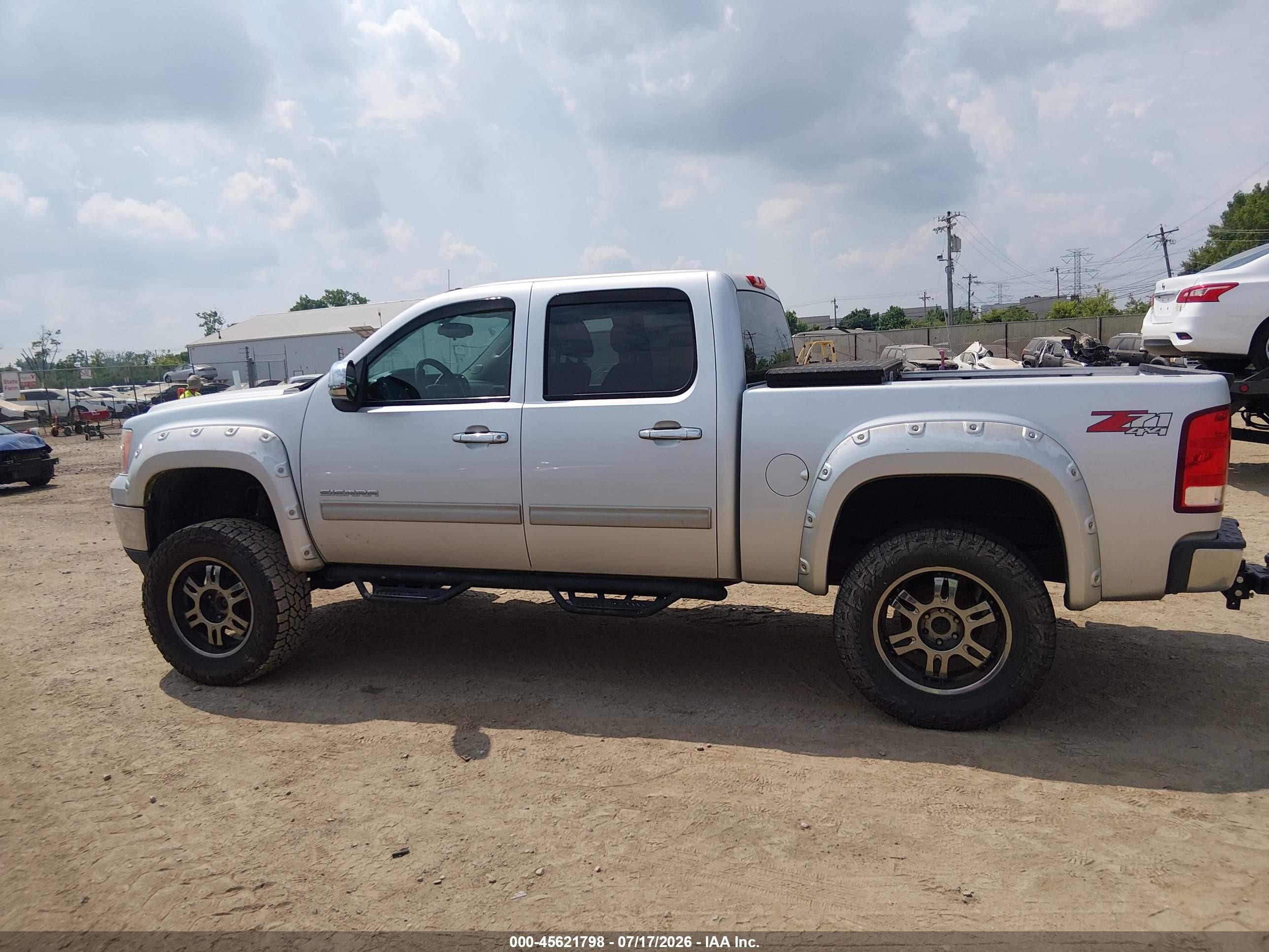 2013 Gmc Sierra 1500 Sle Silver vin: 3GTP2VE76DG124089
