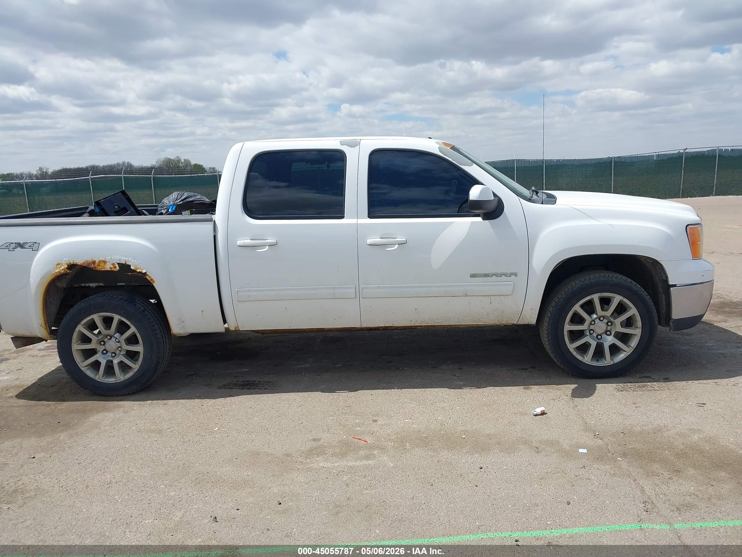 2013 Gmc Sierra 1500 Sle White vin: 3GTP2VE78DG299945