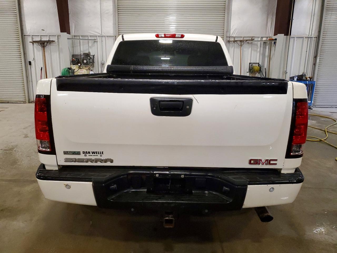 2011 Gmc Sierra K1500 Denali White vin: 3GTP2XE22BG160679
