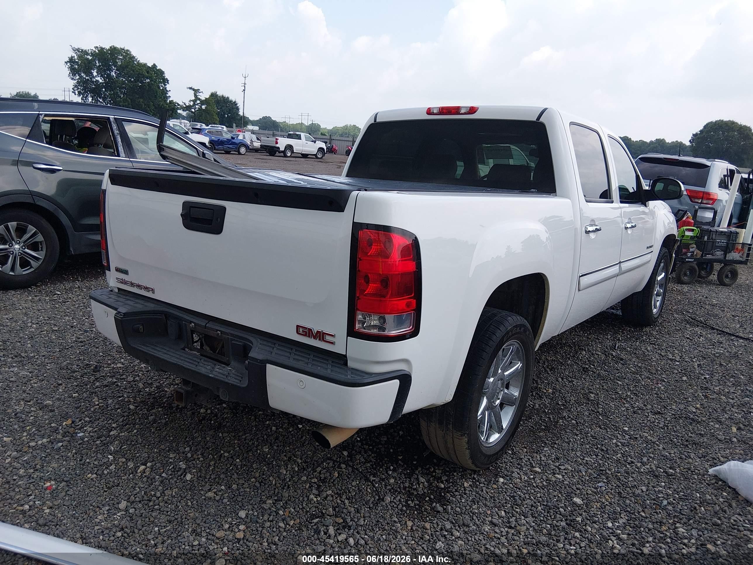 2012 Gmc Sierra 1500 Denali White vin: 3GTP2XE23CG131743