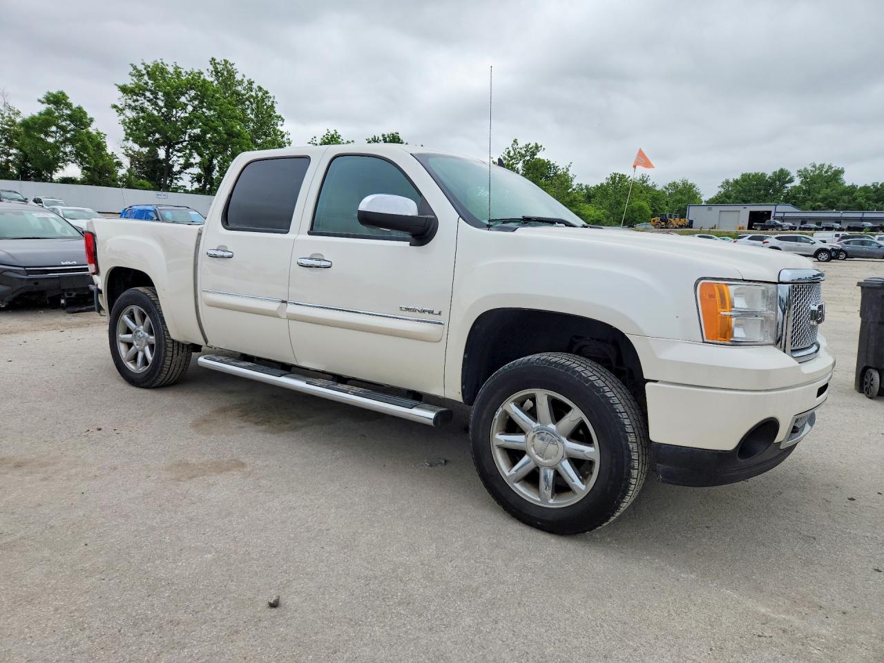 2012 Gmc Sierra K1500 Denali White vin: 3GTP2XE23CG249081