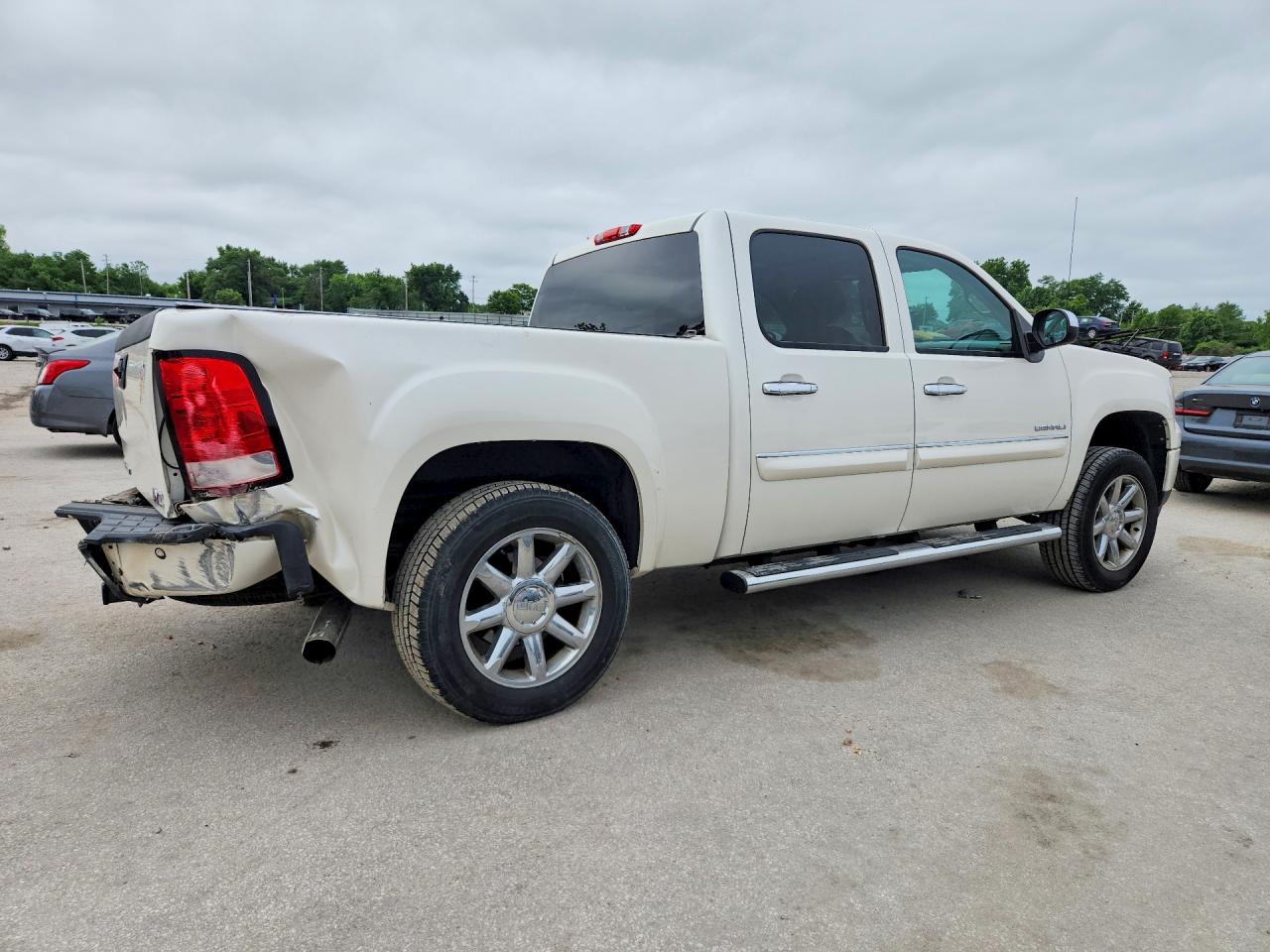 2012 Gmc Sierra K1500 Denali White vin: 3GTP2XE23CG249081