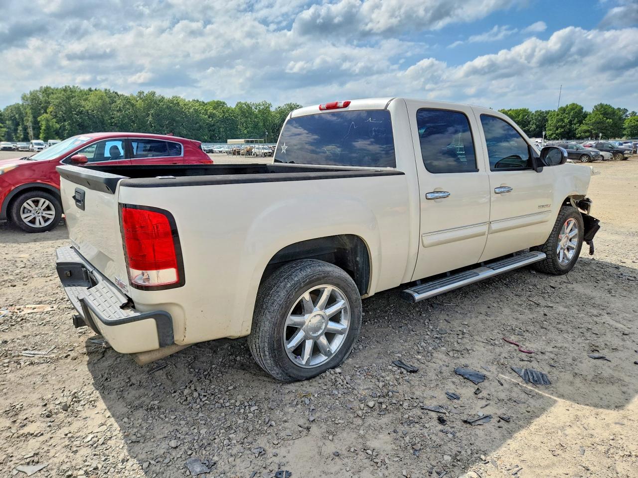 2013 Gmc 1500 White vin: 3GTP2XE24DG128206