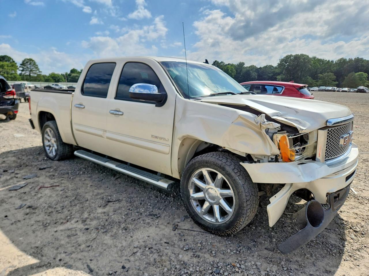 2013 Gmc 1500 White vin: 3GTP2XE24DG128206