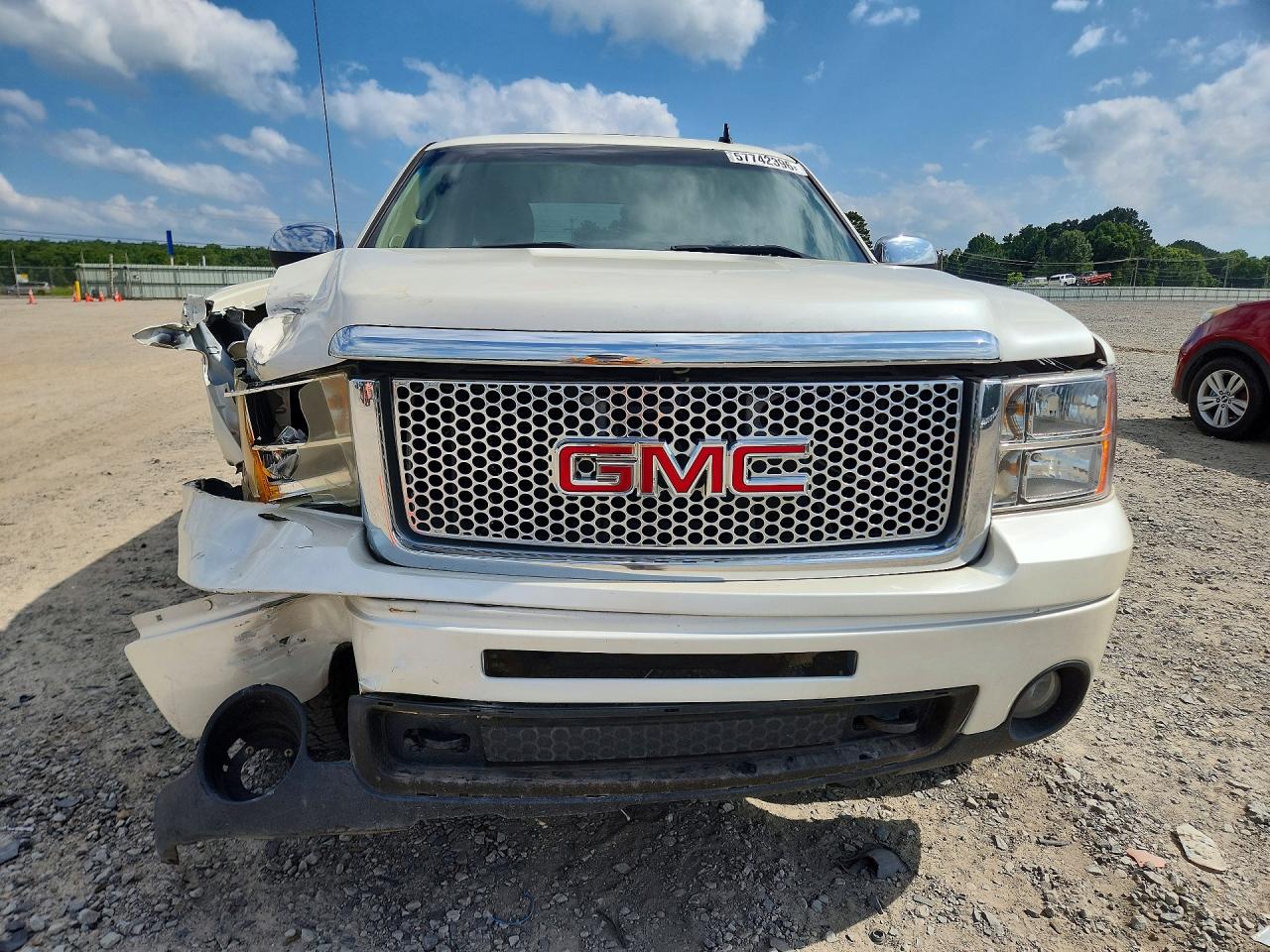 2013 Gmc 1500 White vin: 3GTP2XE24DG128206