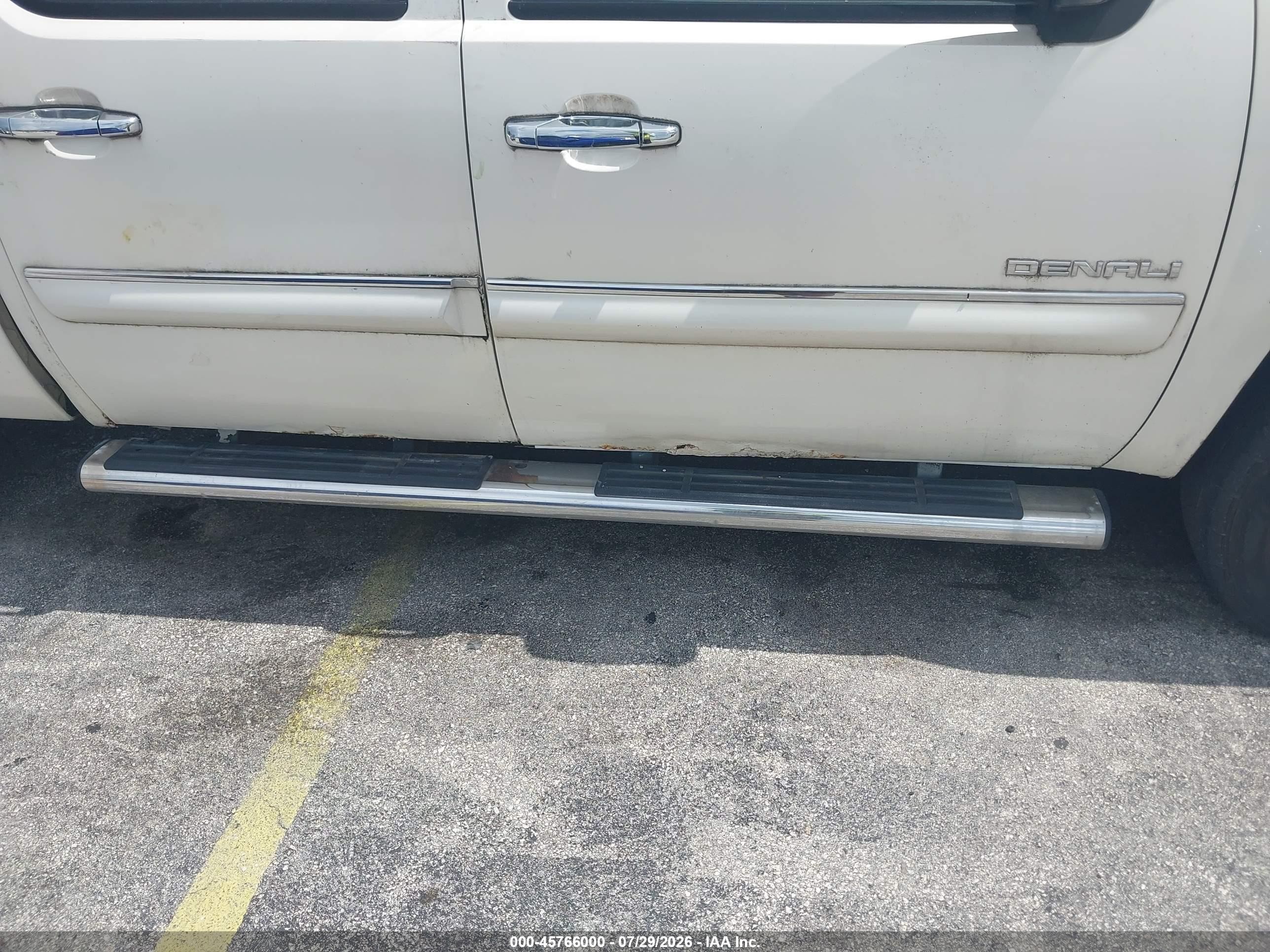 2011 Gmc Sierra 1500 Denali White vin: 3GTP2XE27BG198652