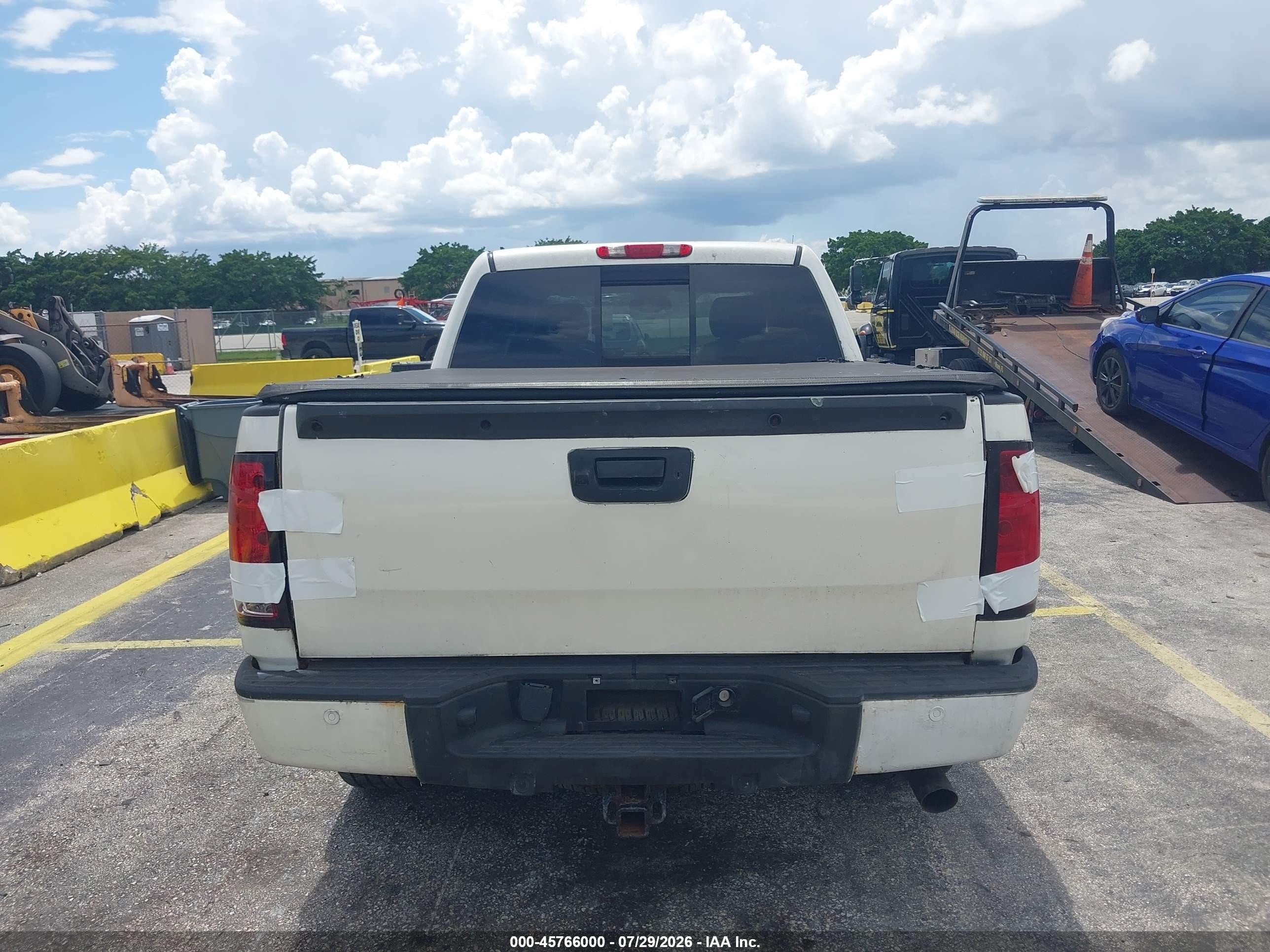 2011 Gmc Sierra 1500 Denali White vin: 3GTP2XE27BG198652