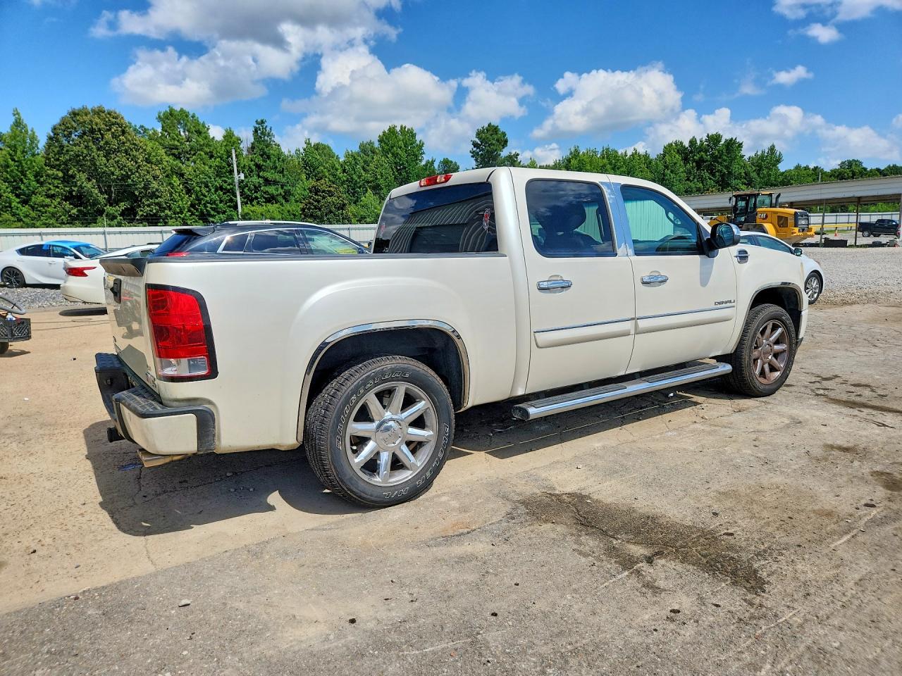 2011 Gmc Sierra K1500 Denali White vin: 3GTP2XE27BG382943