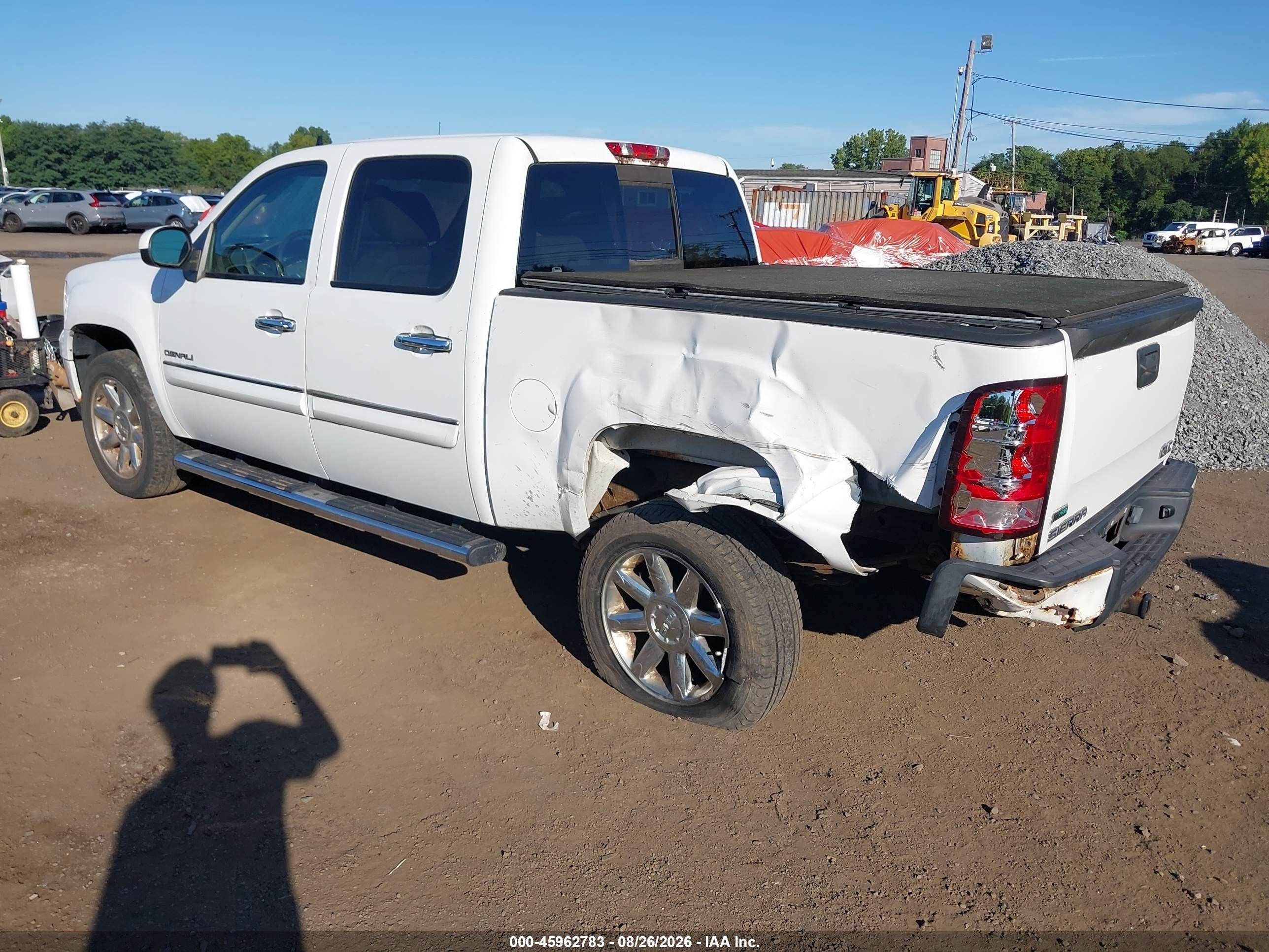 2011 Gmc Sierra 1500 Denali White vin: 3GTP2XE29BG148027