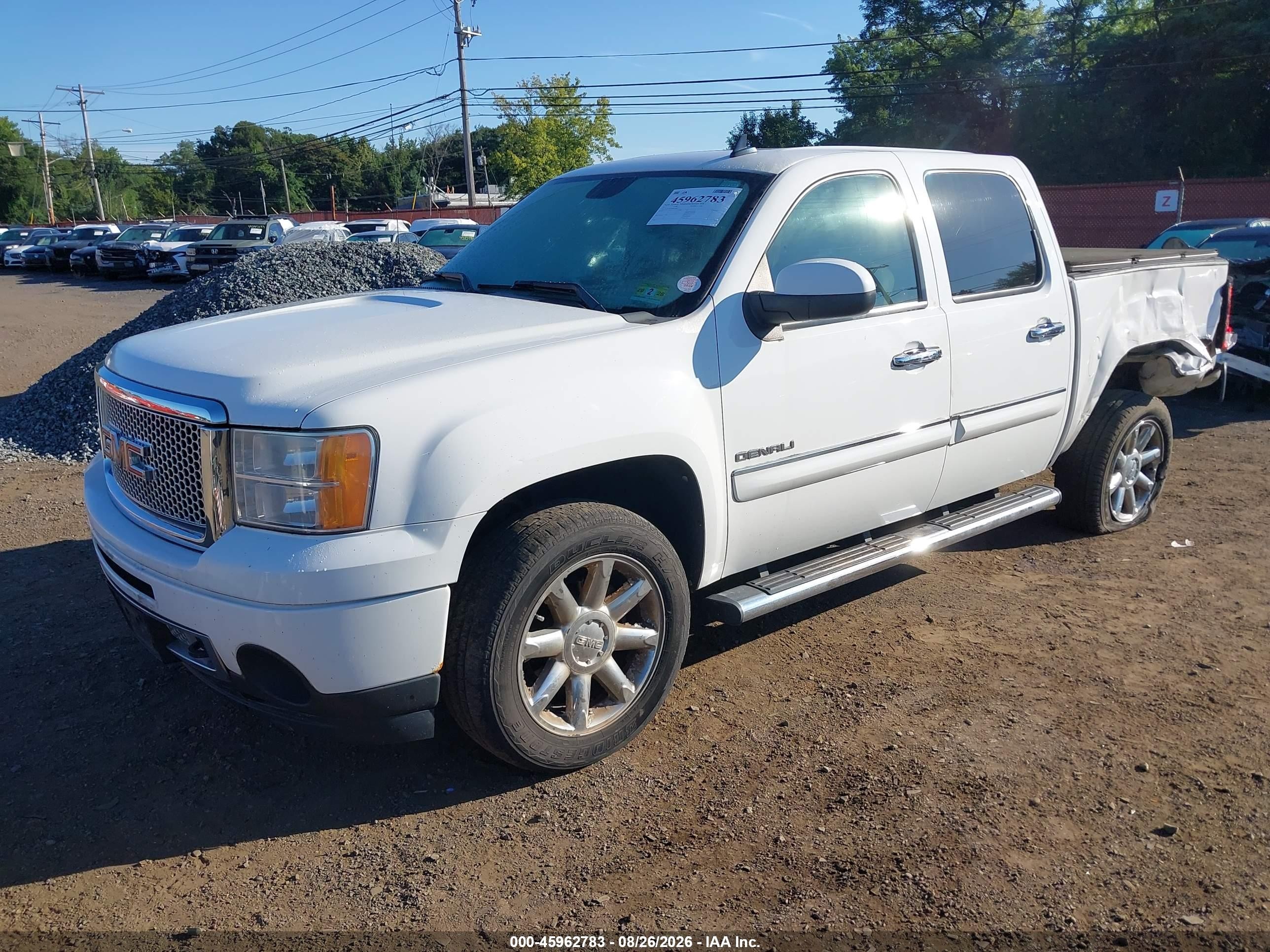 2011 Gmc Sierra 1500 Denali White vin: 3GTP2XE29BG148027