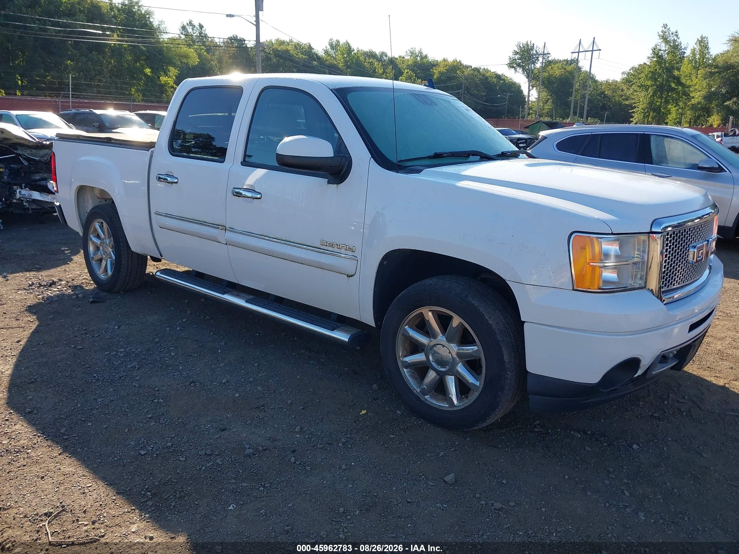 2011 Gmc Sierra 1500 Denali White vin: 3GTP2XE29BG148027