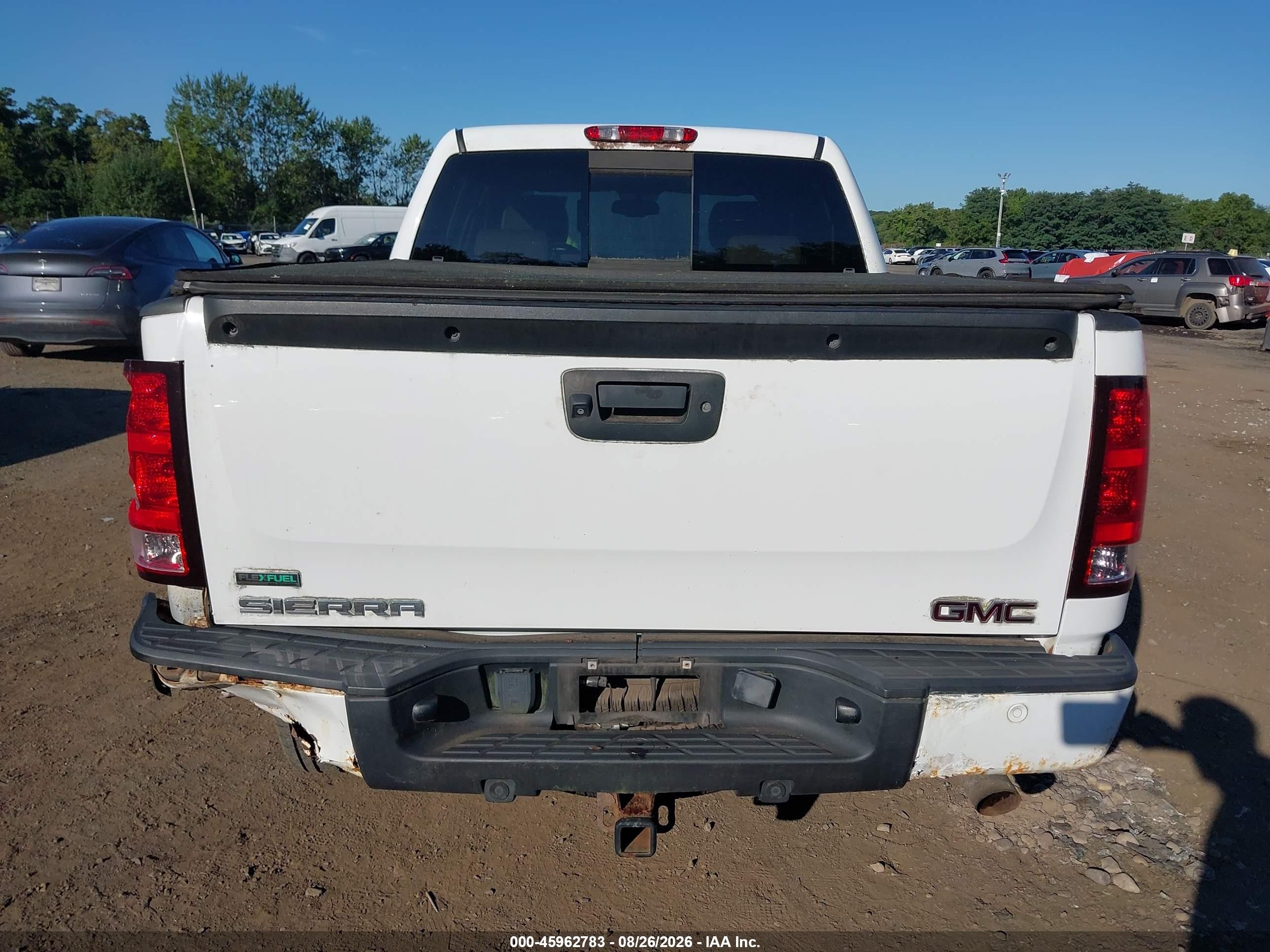 2011 Gmc Sierra 1500 Denali White vin: 3GTP2XE29BG148027