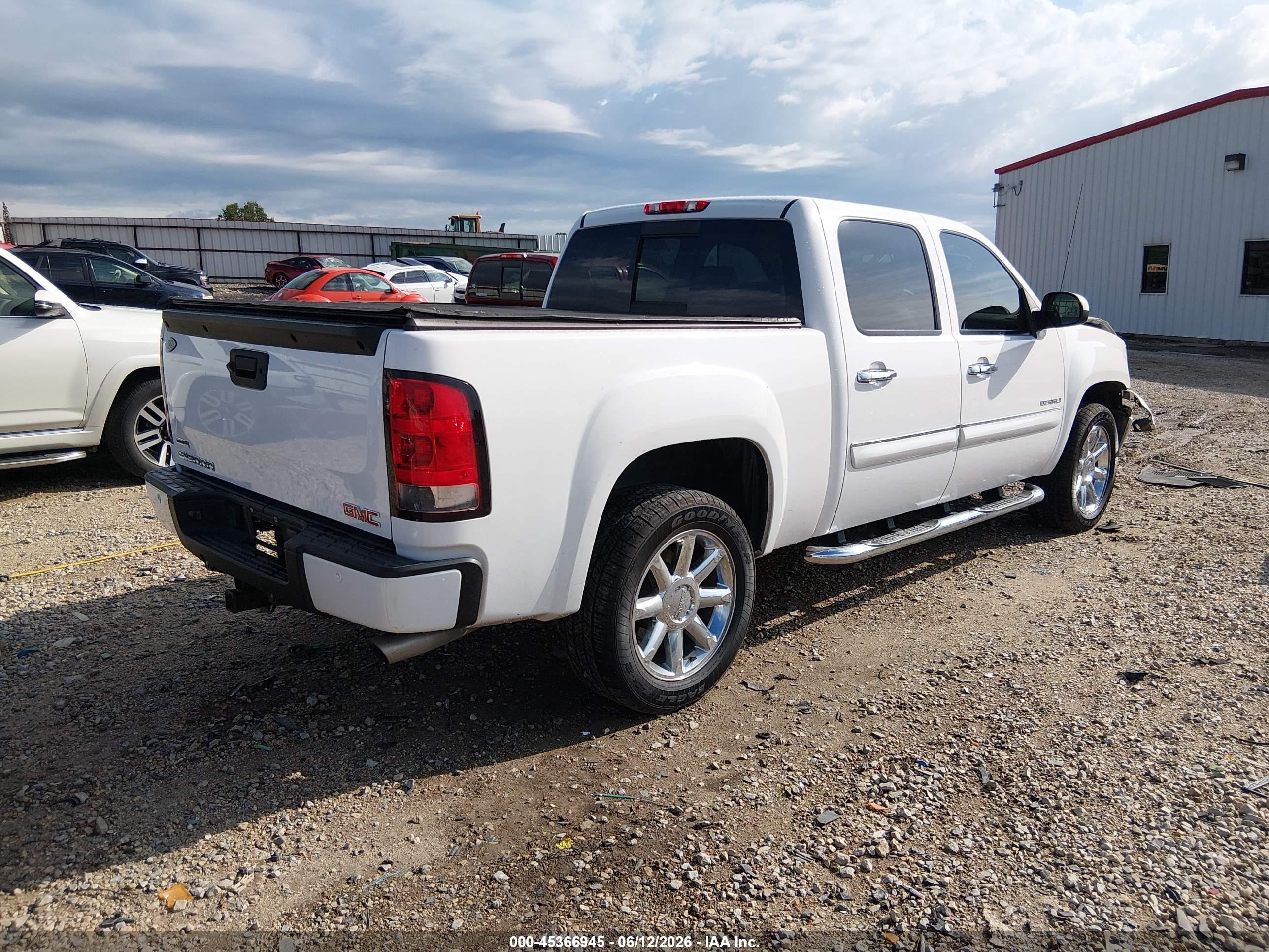 2011 Gmc Sierra 1500 Denali White vin: 3GTP2XE2XBG366817