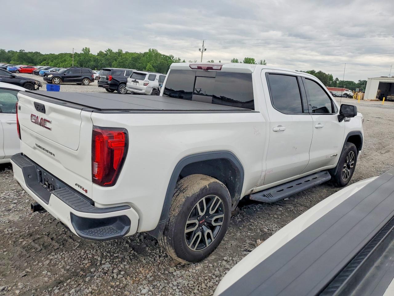 2021 Gmc Sierra K1500 At4 White vin: 3GTP9EED1MG202733