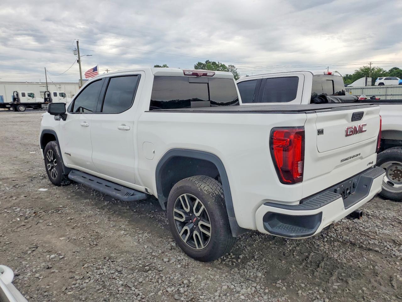 2021 Gmc Sierra K1500 At4 White vin: 3GTP9EED1MG202733