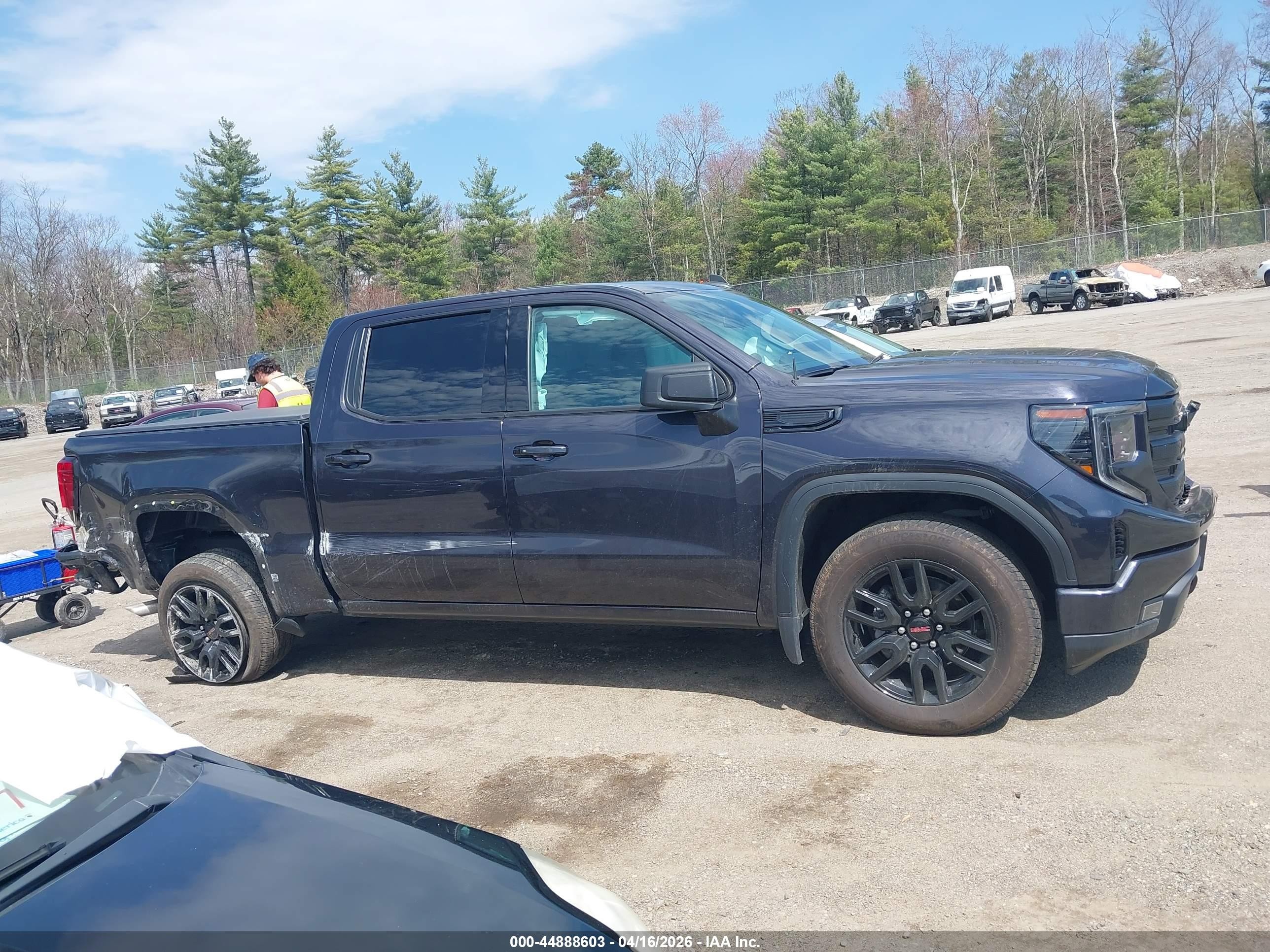 2024 Gmc Sierra 1500 4wd  Short Box Elevation With 3vl Черный vin: 3GTPUJEK2RG381961