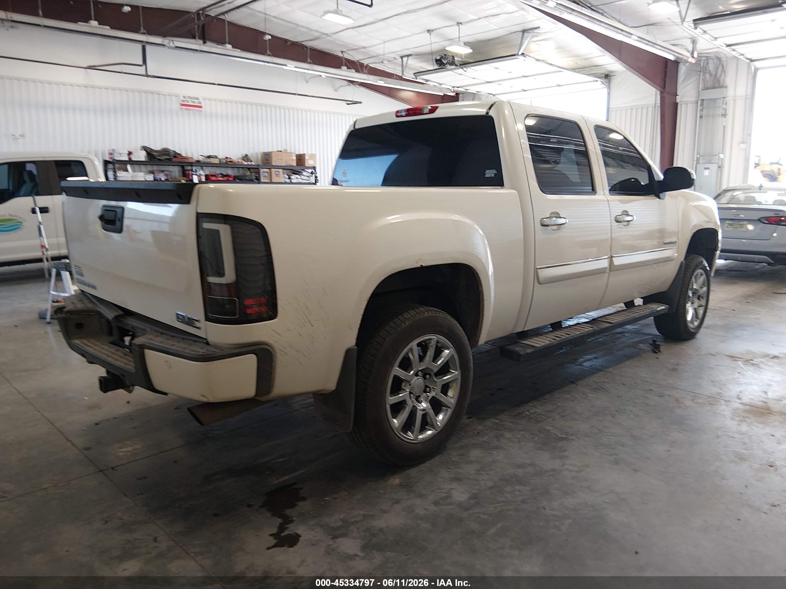 2010 Gmc Sierra 1500 Denali Белый vin: 3GTRKXE26AG180988