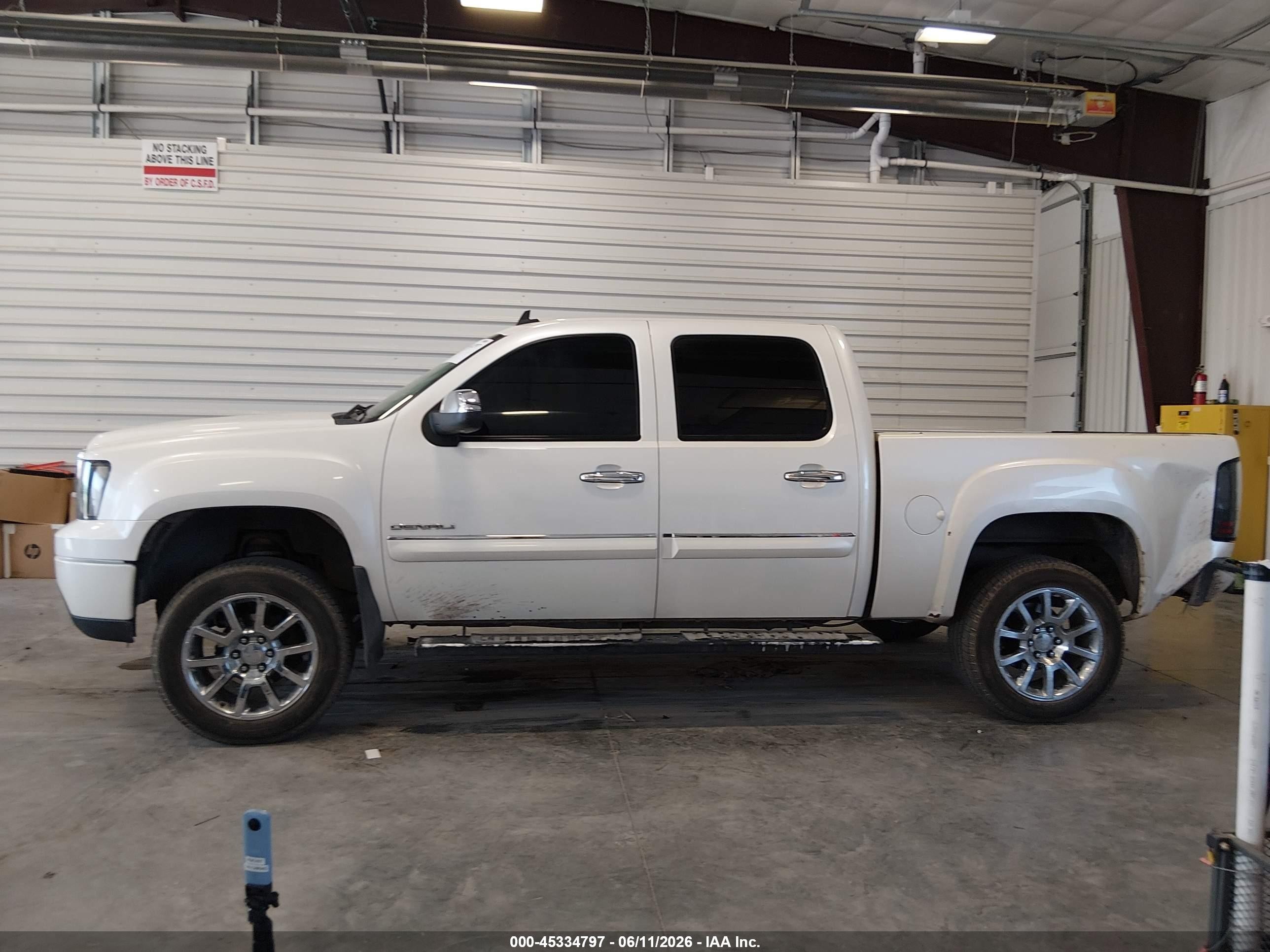 2010 Gmc Sierra 1500 Denali Белый vin: 3GTRKXE26AG180988