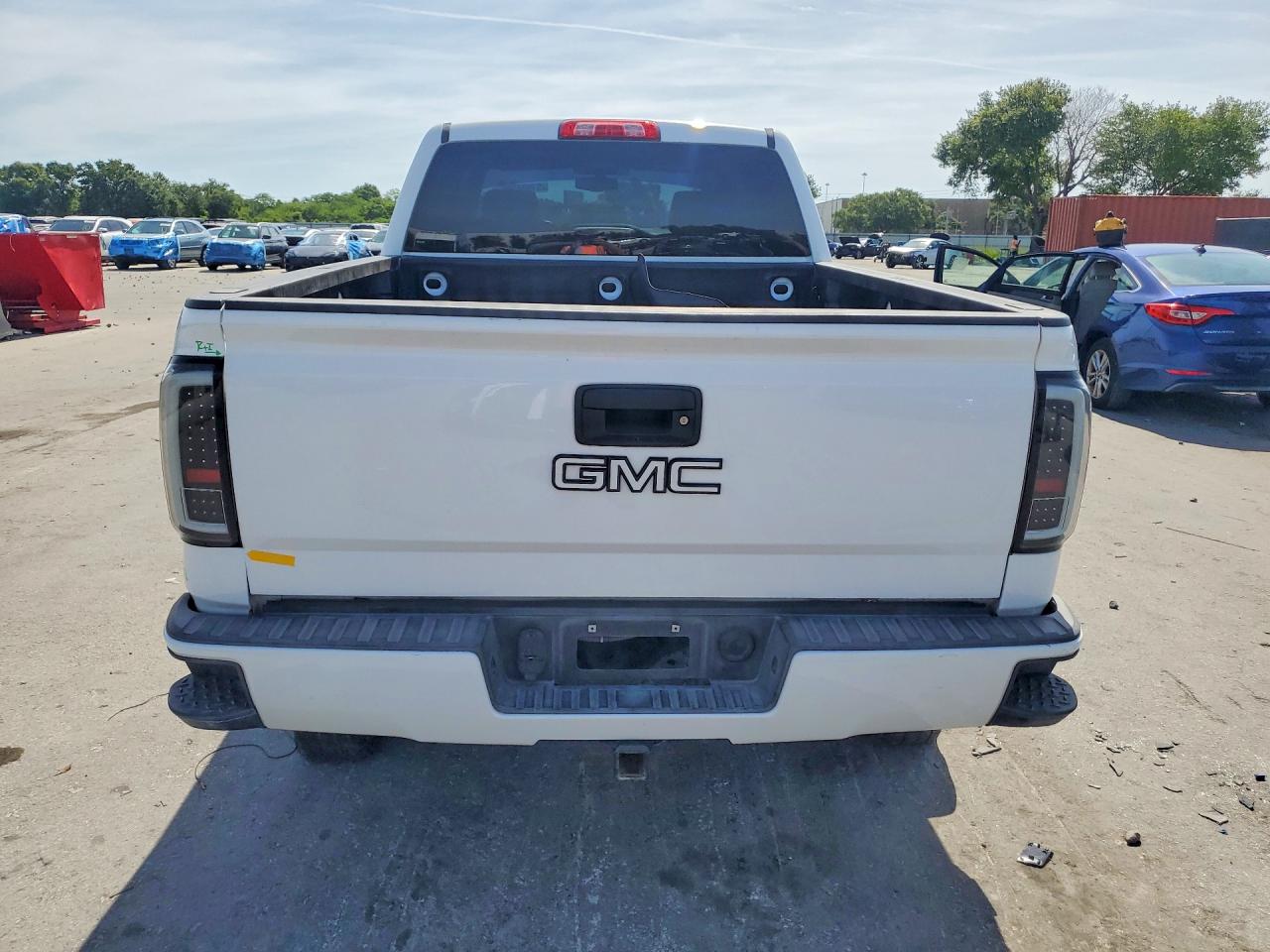2016 Gmc Sierra K1500 Sle White vin: 3GTU2MEC0GG324688