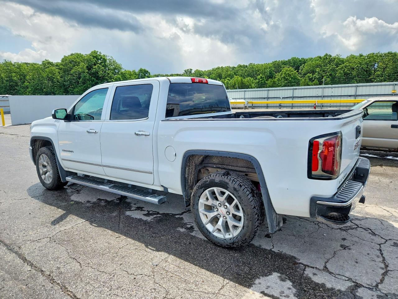 2018 Gmc Sierra K1500 Slt White vin: 3GTU2NEC4JG561665