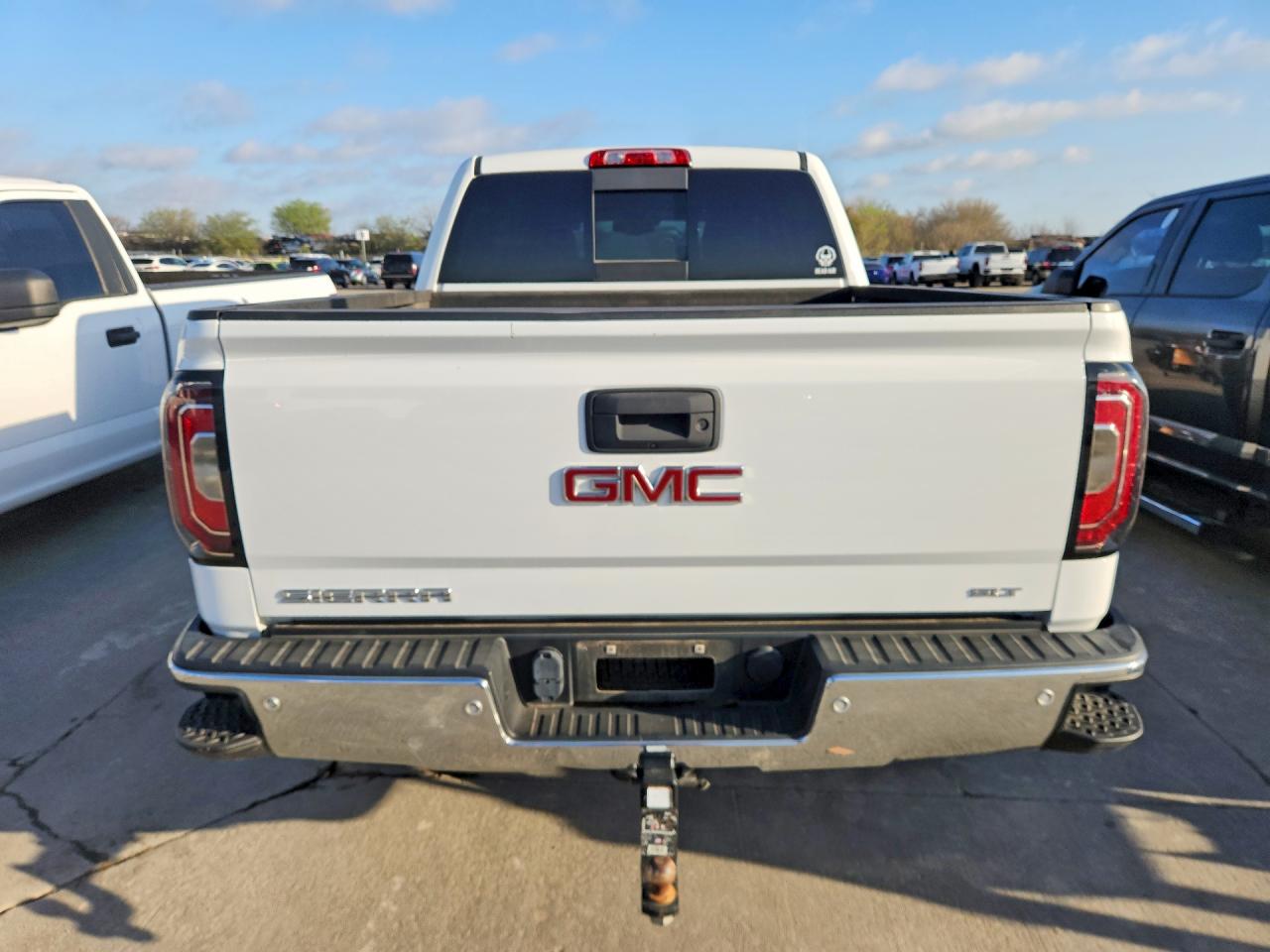 2017 Gmc Sierra K1500 Slt White vin: 3GTU2NEC5HG140063