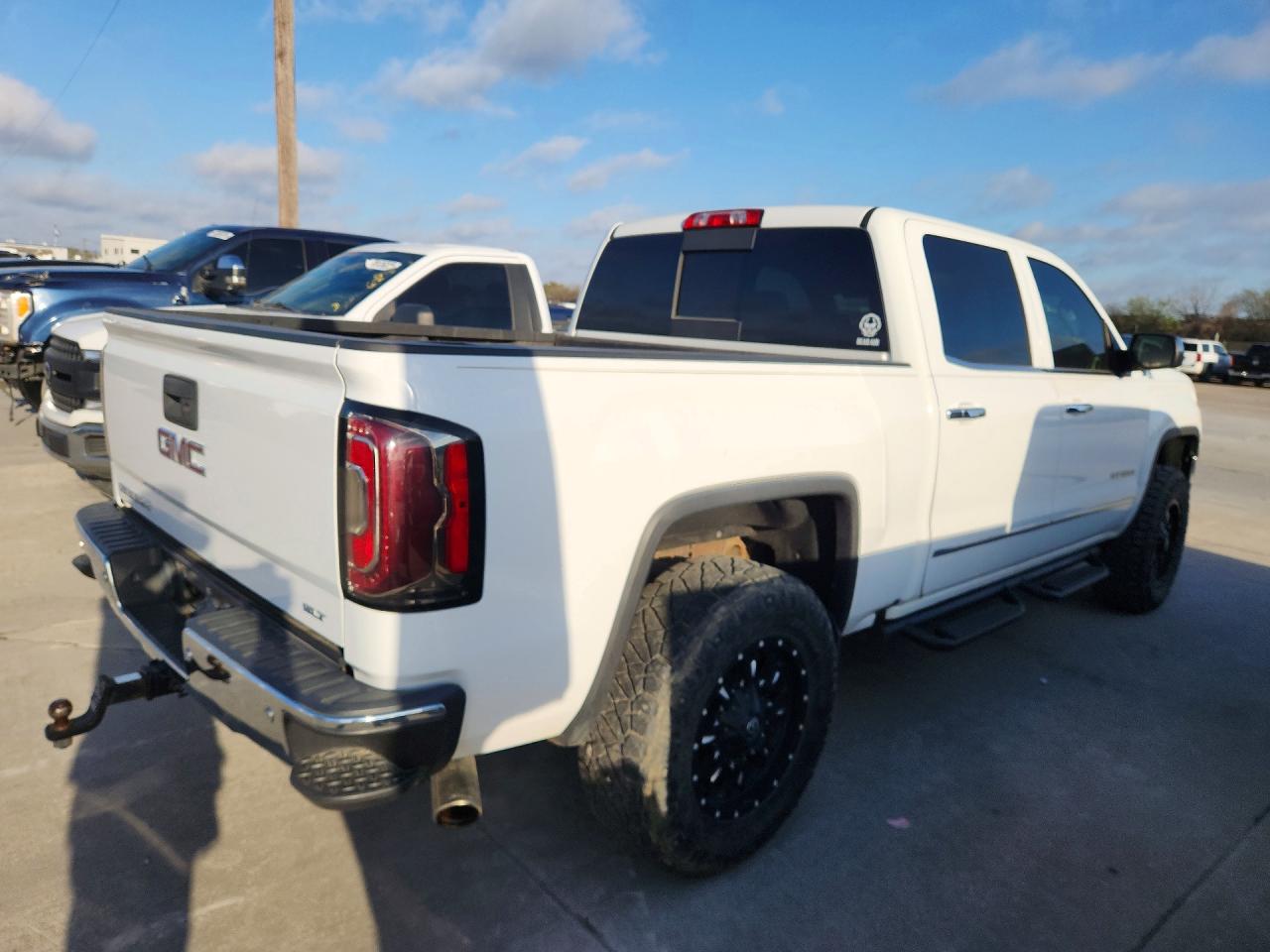 2017 Gmc Sierra K1500 Slt White vin: 3GTU2NEC5HG140063