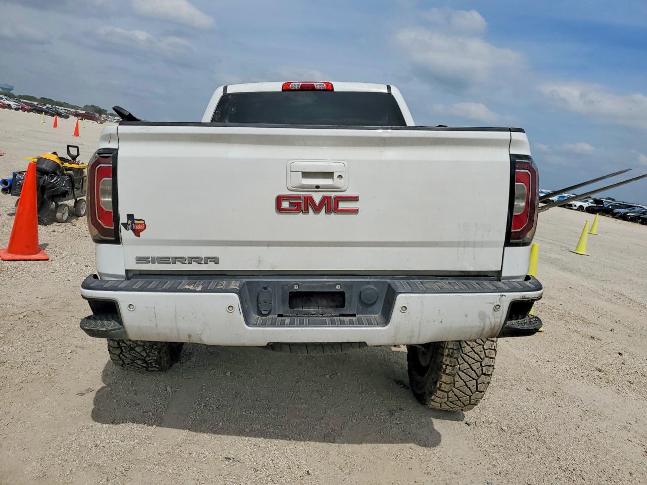 2016 Gmc Sierra K1500 Slt White vin: 3GTU2NEC9GG327773
