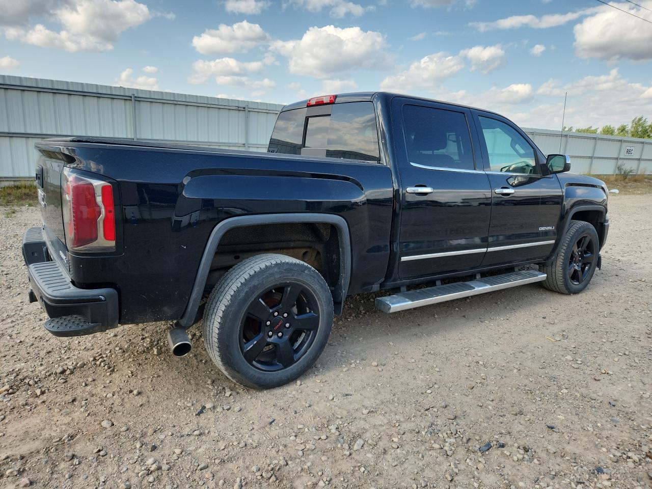 2017 Gmc Sierra K1500 Denali Black vin: 3GTU2PEJ0HG245569 Damage: Right Bed Side, Dent(S) W/ Paint Dmg, 1 To 2 Inches