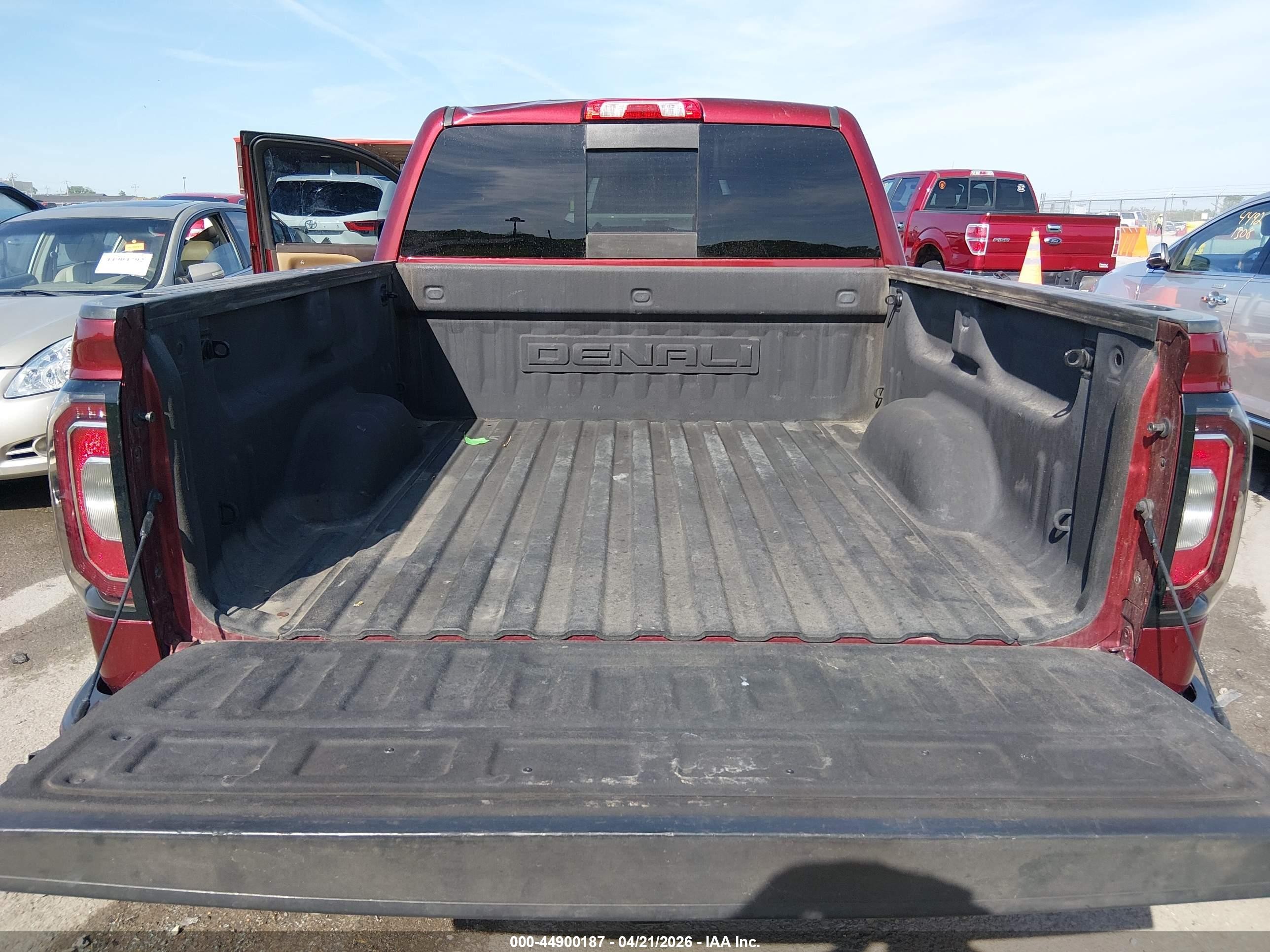 2017 Gmc Sierra 1500 Denali Красный vin: 3GTU2PEJ3HG243492