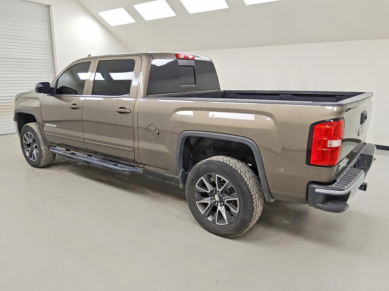 2015 Gmc Sierra K1500 Sle Коричневый vin: 3GTU2UEC7FG174500