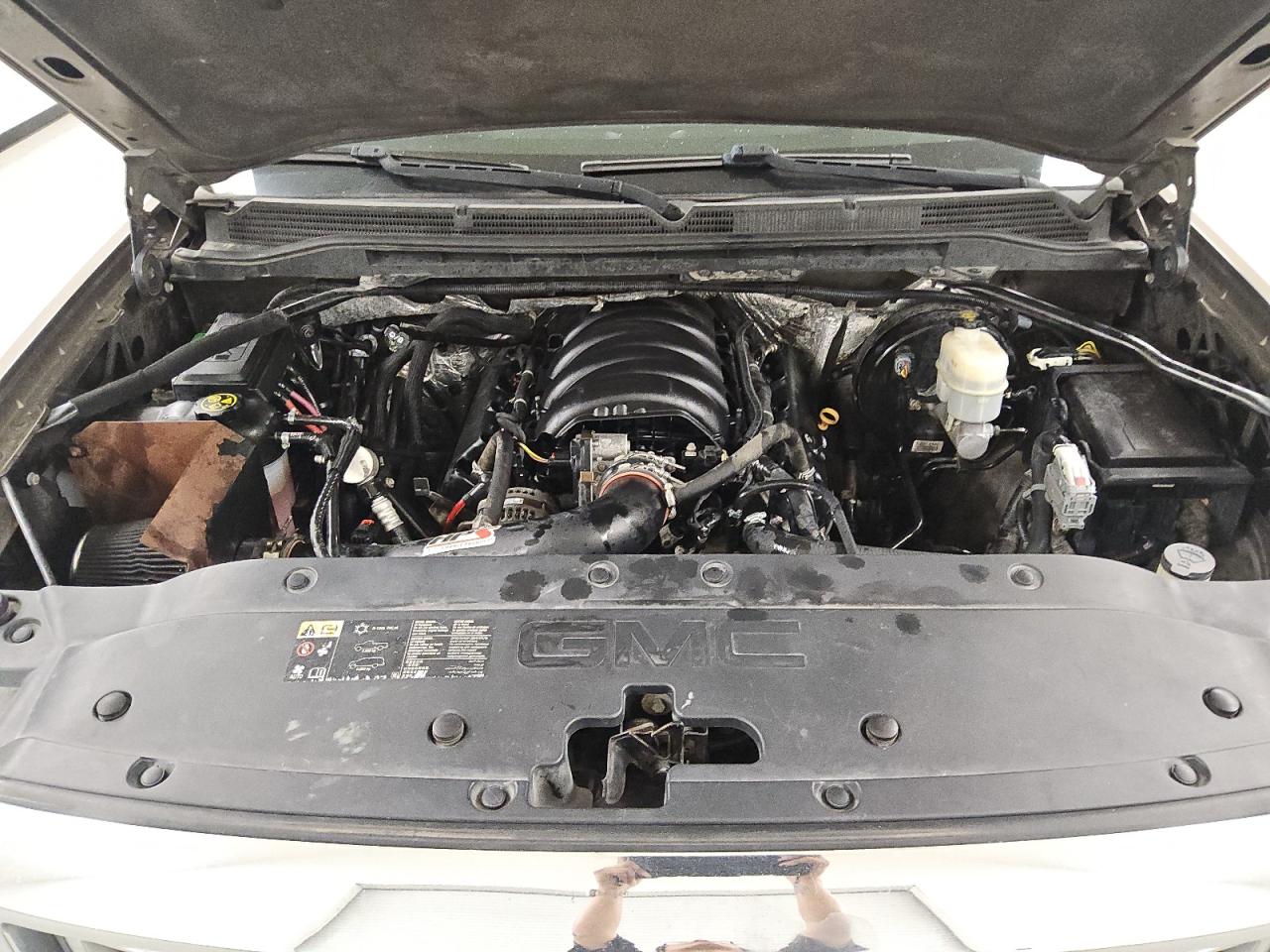 2015 Gmc Sierra K1500 Sle Коричневый vin: 3GTU2UEC7FG174500 Damage: Air Intake Duct, Aftermarket, Acceptable
