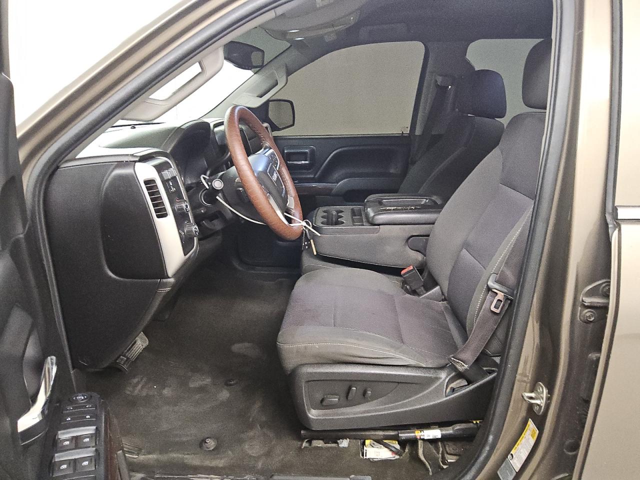 2015 Gmc Sierra K1500 Sle Коричневый vin: 3GTU2UEC7FG174500 Damage: Front Center Armrest, Torn, 9 To 10 Inches