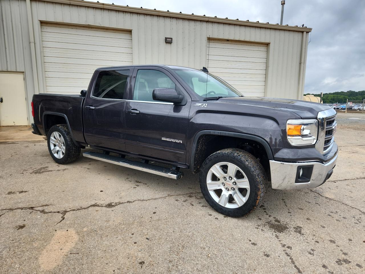 2015 Gmc Sierra K1500 Sle Charcoal vin: 3GTU2UEC7FG285337 Damage: Right Front Door, Dent(S) W/ Paint Dmg, 1 To 2 Inches