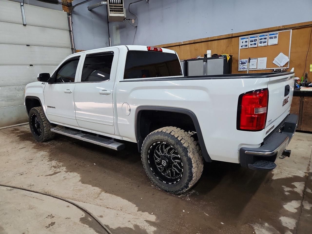 2015 Gmc Sierra K1500 Sle White vin: 3GTU2UECXFG335647