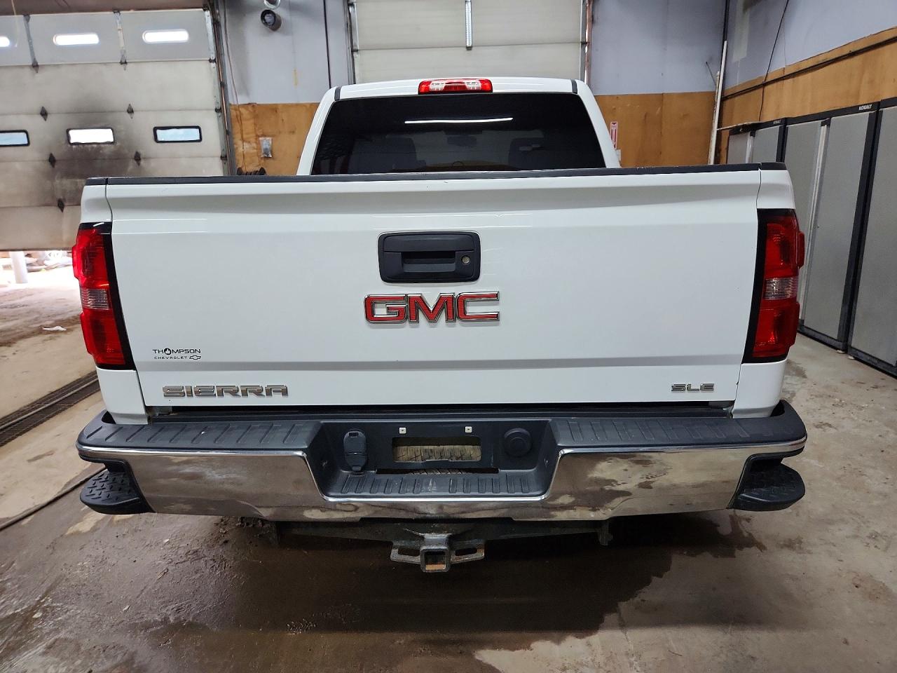 2015 Gmc Sierra K1500 Sle White vin: 3GTU2UECXFG335647